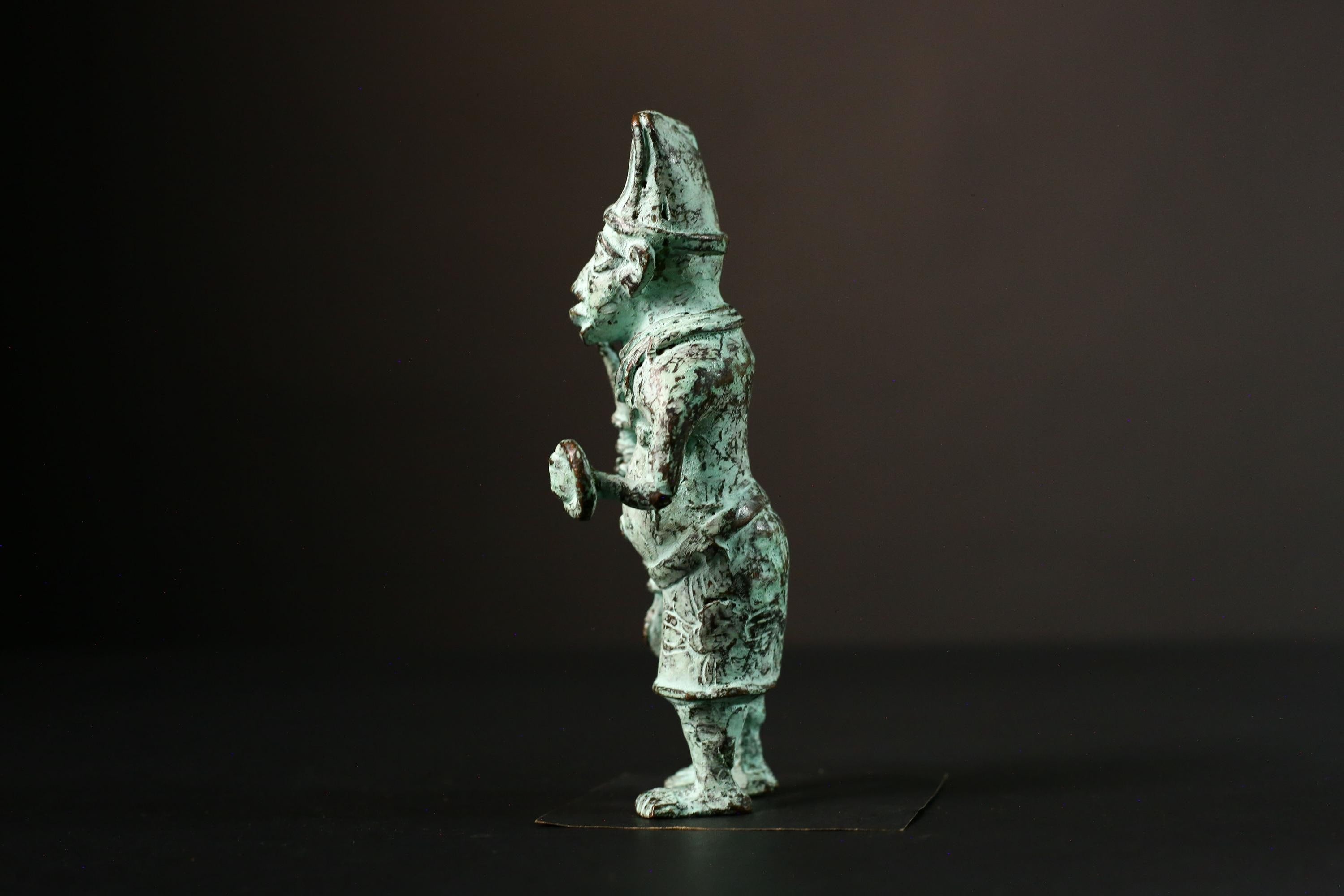 African Sculpture - Unique Tribal Art Brass Figure with Intricate Carved Wax Technique - Perfect for Ethnic Home Décor and Collectors-G1553