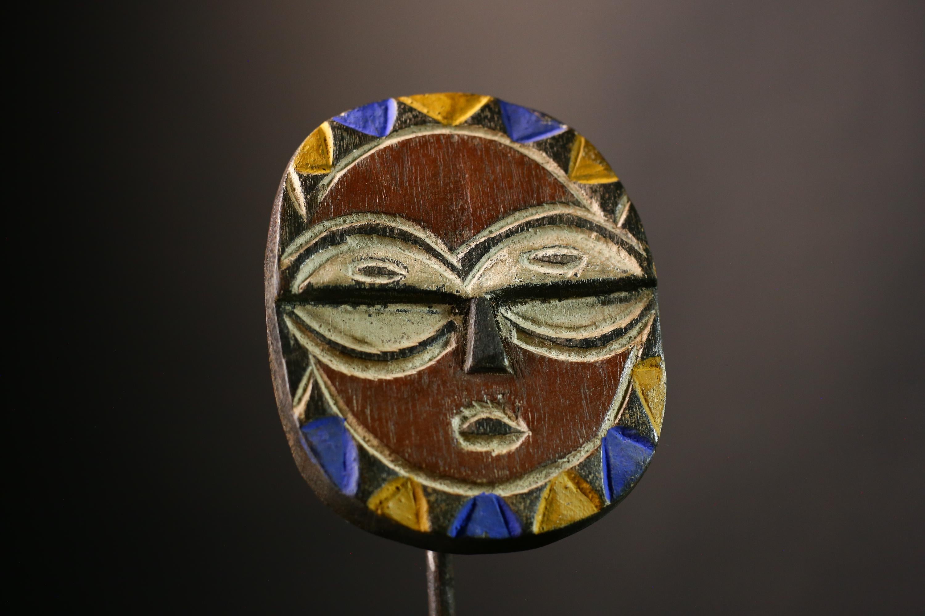 African Tribal Face Sun Mask from Eket, Nigeria Vintage Art Piece Rare Wall Decor for Unique Cultural Aesthetic and Home Style -G3608