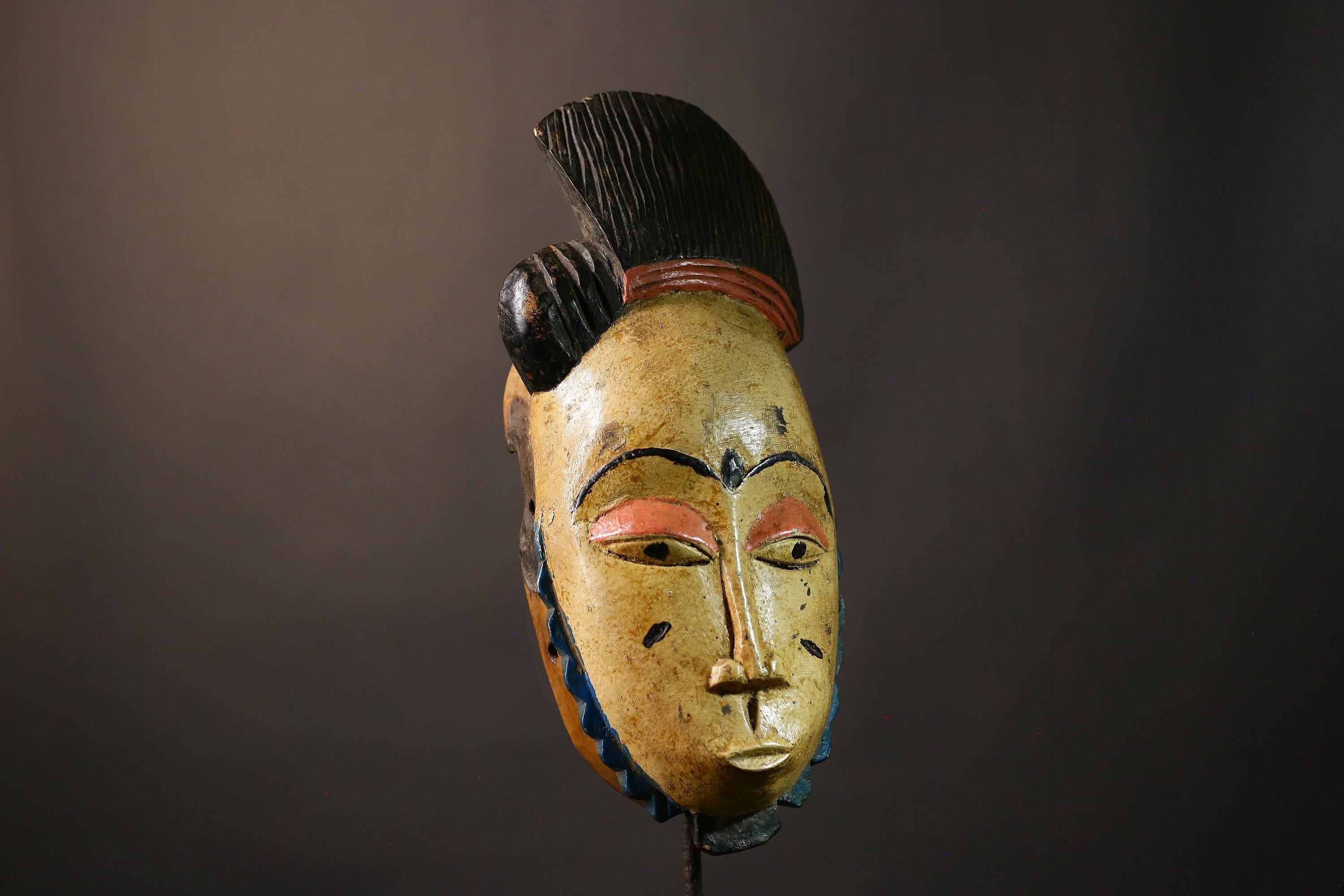 African Hand-Carved Tribal Masks Unique Guro Baule Face Wall Decor Authentic Wood Craft Exquisite Home Accent Cultural Heritage Piece-G3621