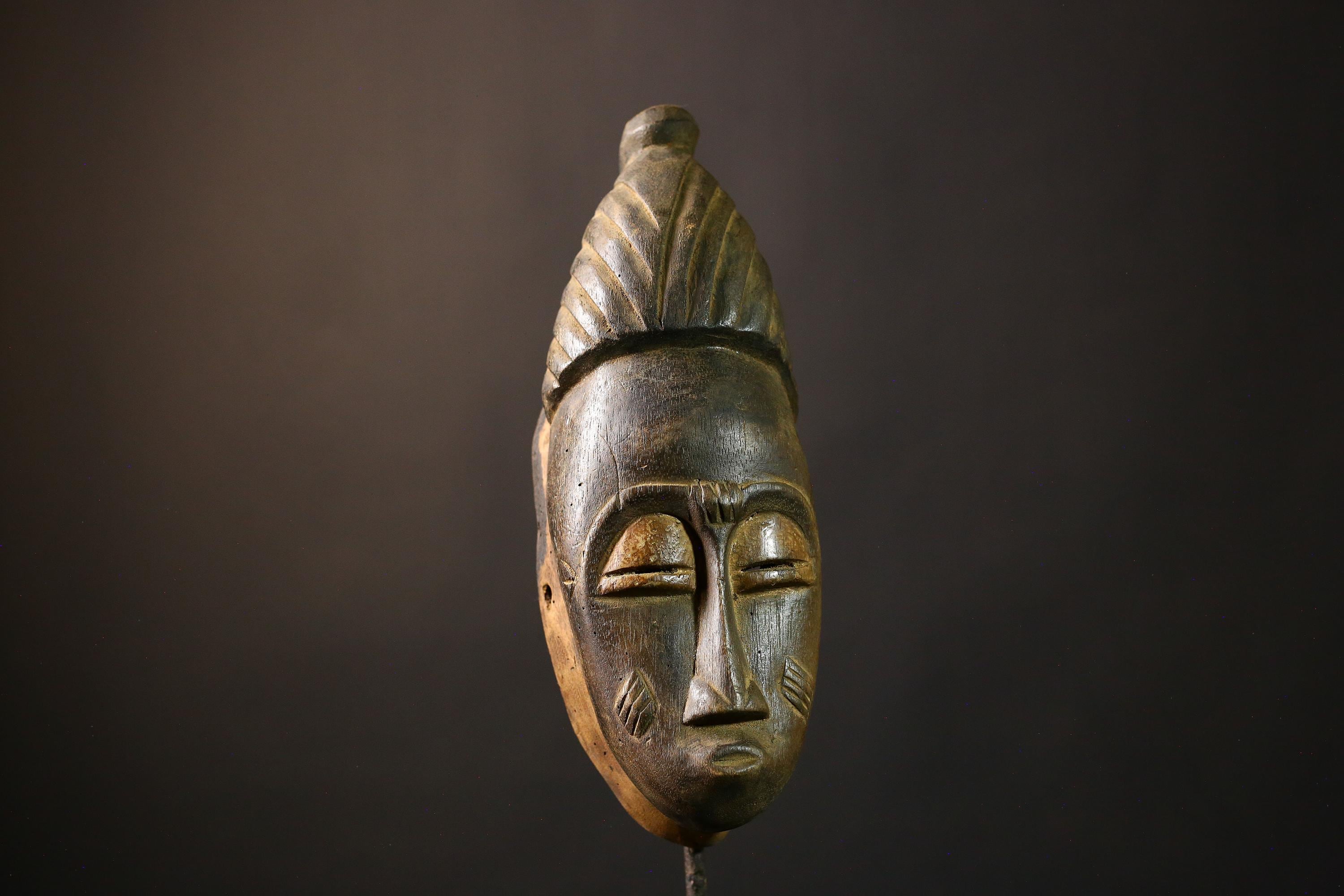 African Mask Hand-Carved Vintage Guro Art Sculpture - Unique Tribal Wall Decor, Ethnic Home Accent, Cultural Collector’s Piece  -5279