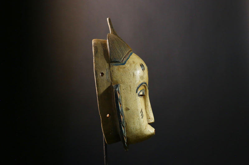 African Mask - Hand-Carved Guro Tribal Face Wooden Wall Art - Vintage Decor for Unique Home Accent and Cultural Collectible-3539