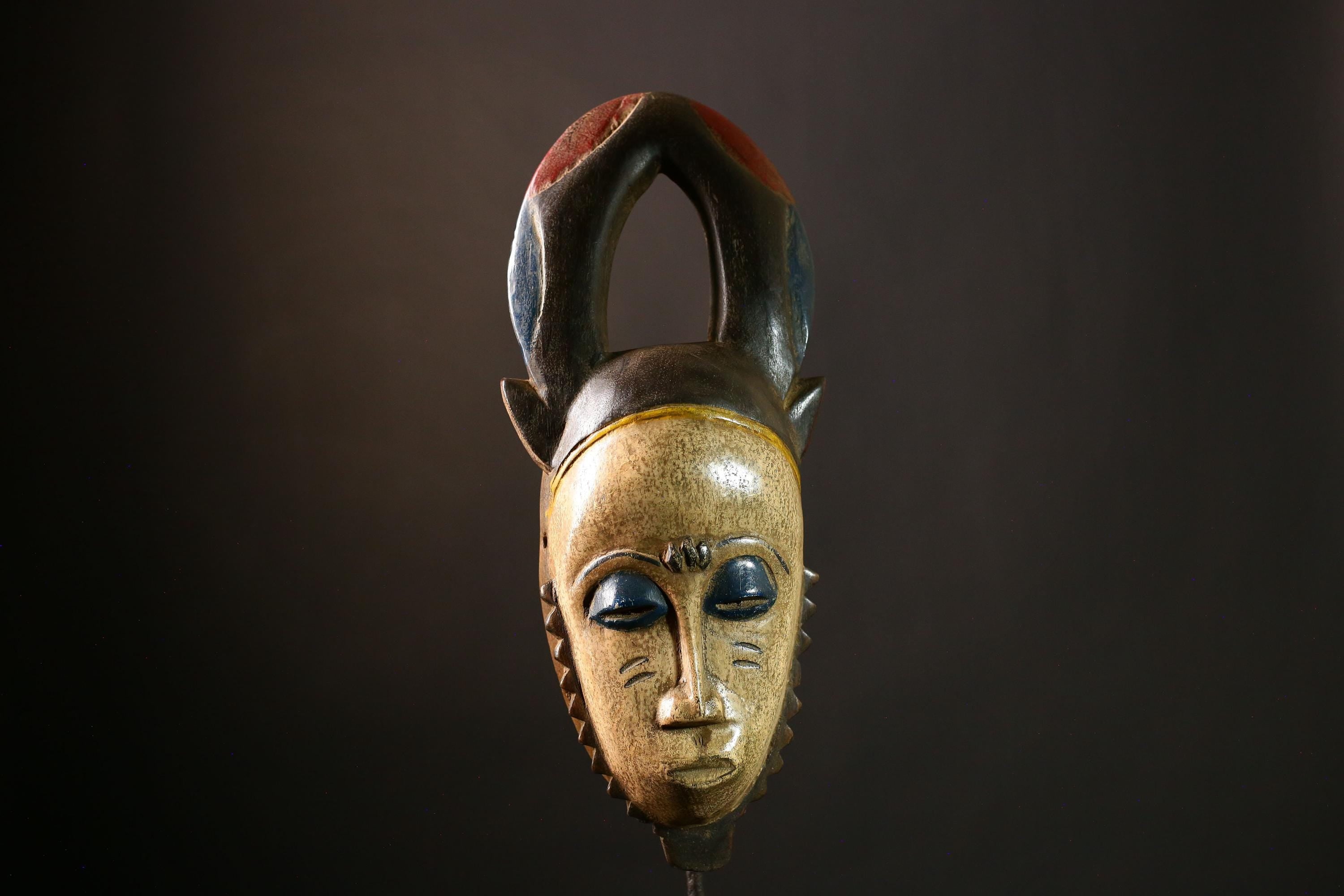 African Guro Mask - Vintage Carved Wooden Wall Art, Tribal Face Decor, Unique Sculpture for Home, Ethnic Art Collectibles-G4061