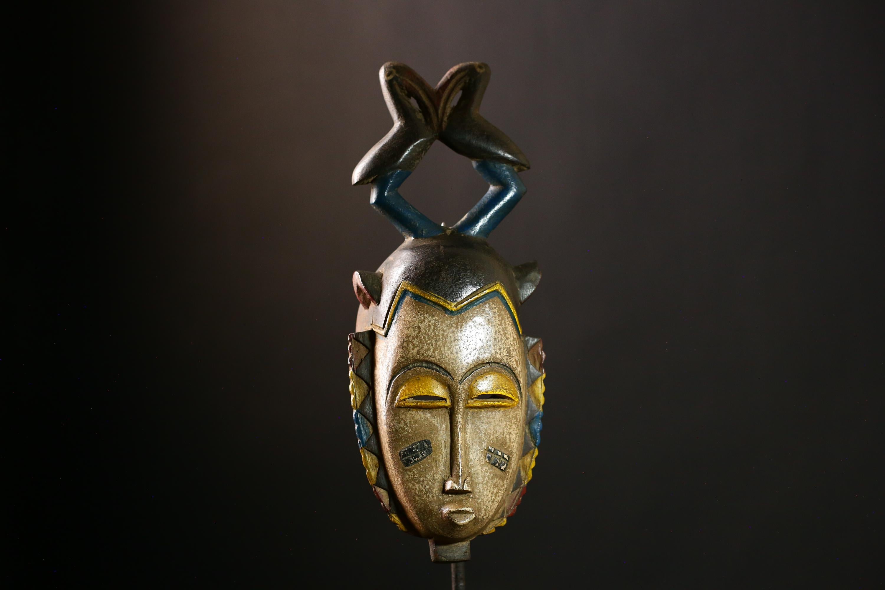 African Baule Mask - Handmade Tribal Wood Sculpture, Vintage Collectible Wall Art for Unique Decor - Stunning African Art Object-G4093