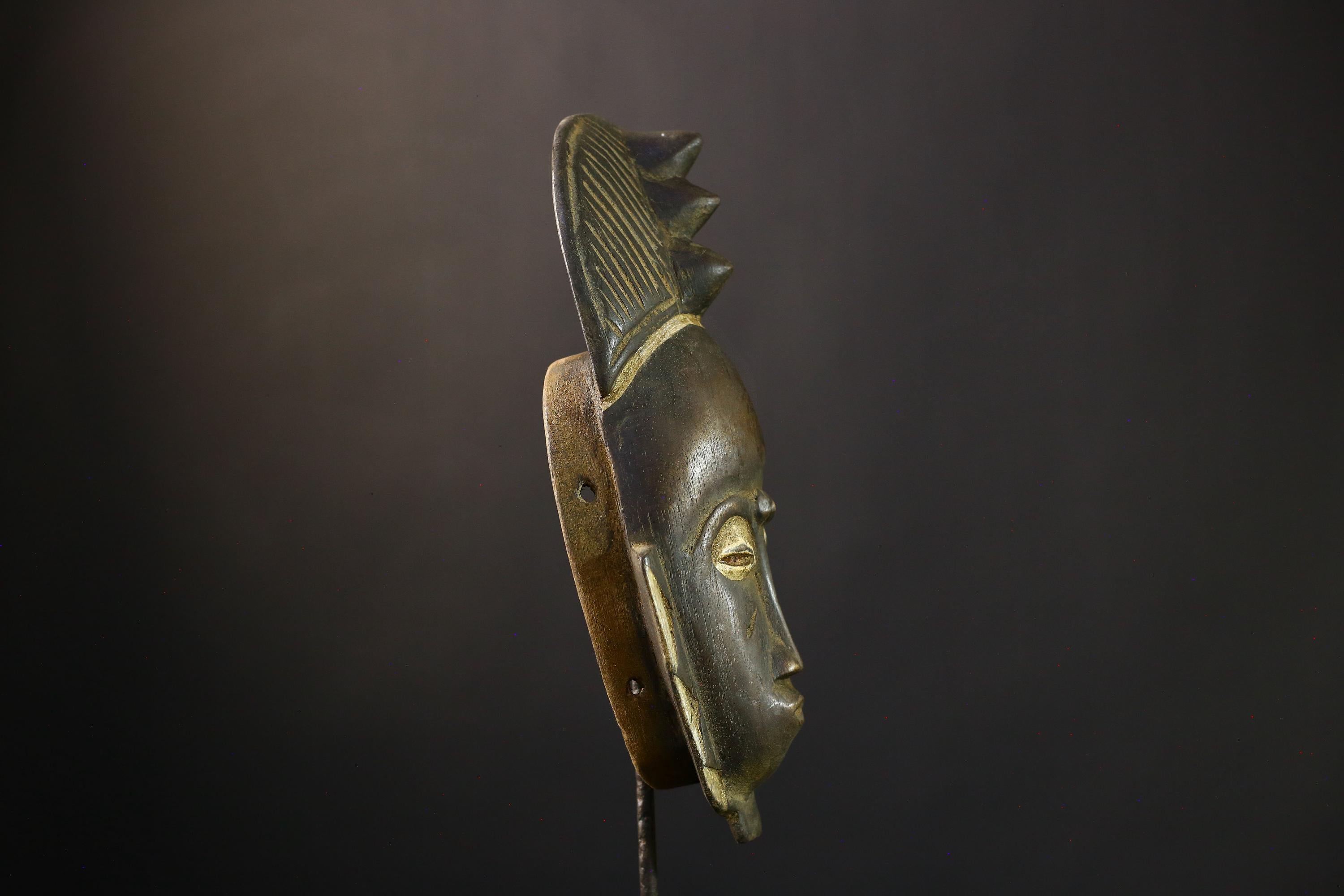 African Guro Mask Vintage Hand-Carved Wood Tribal Decorative Art Piece-G3868