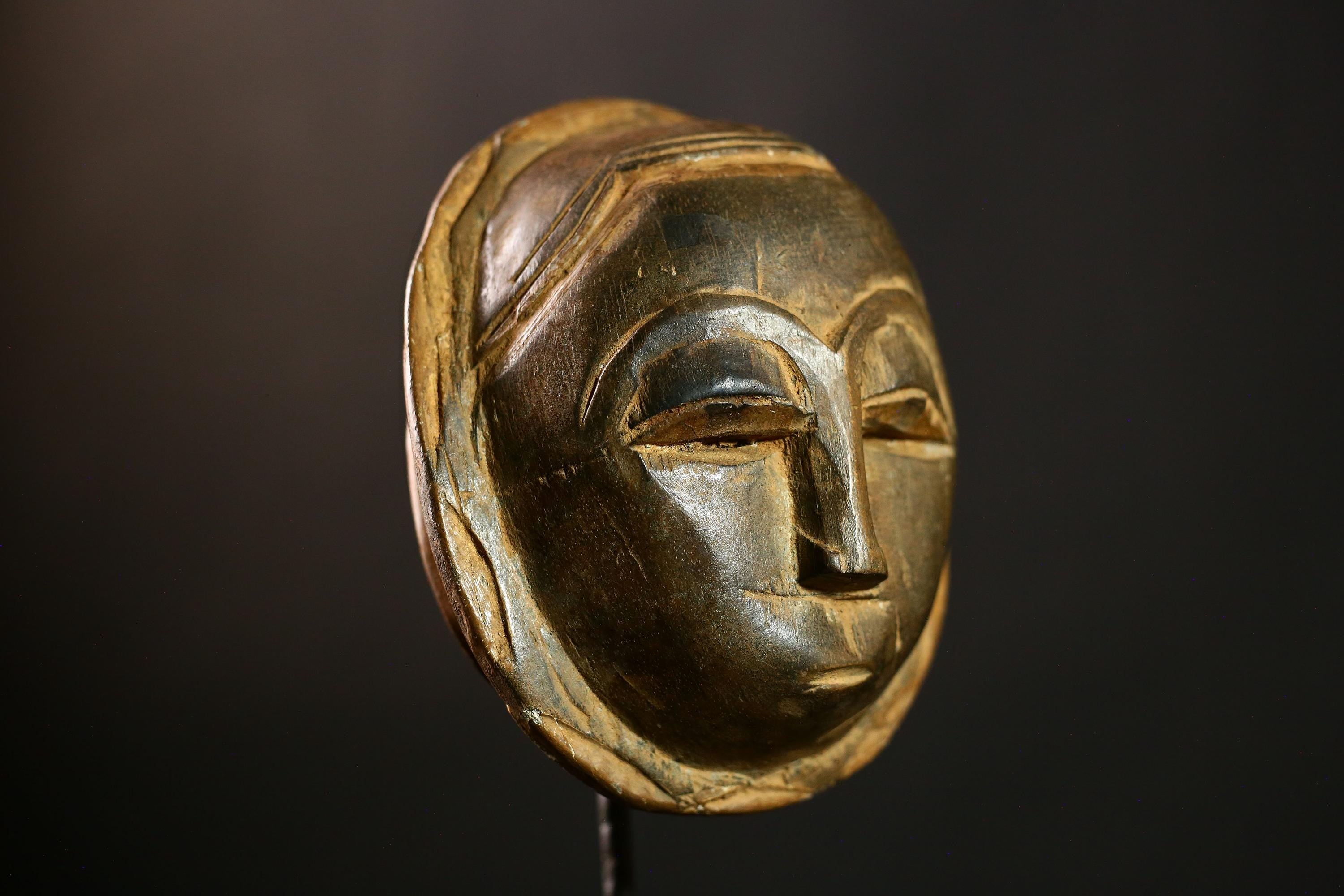 African Guro Vintage Mask, Hand-Carved Unique Wall Decor, Tribal Art Piece, Ethnic Sculpture, Collectible Decor for Home Display-4990