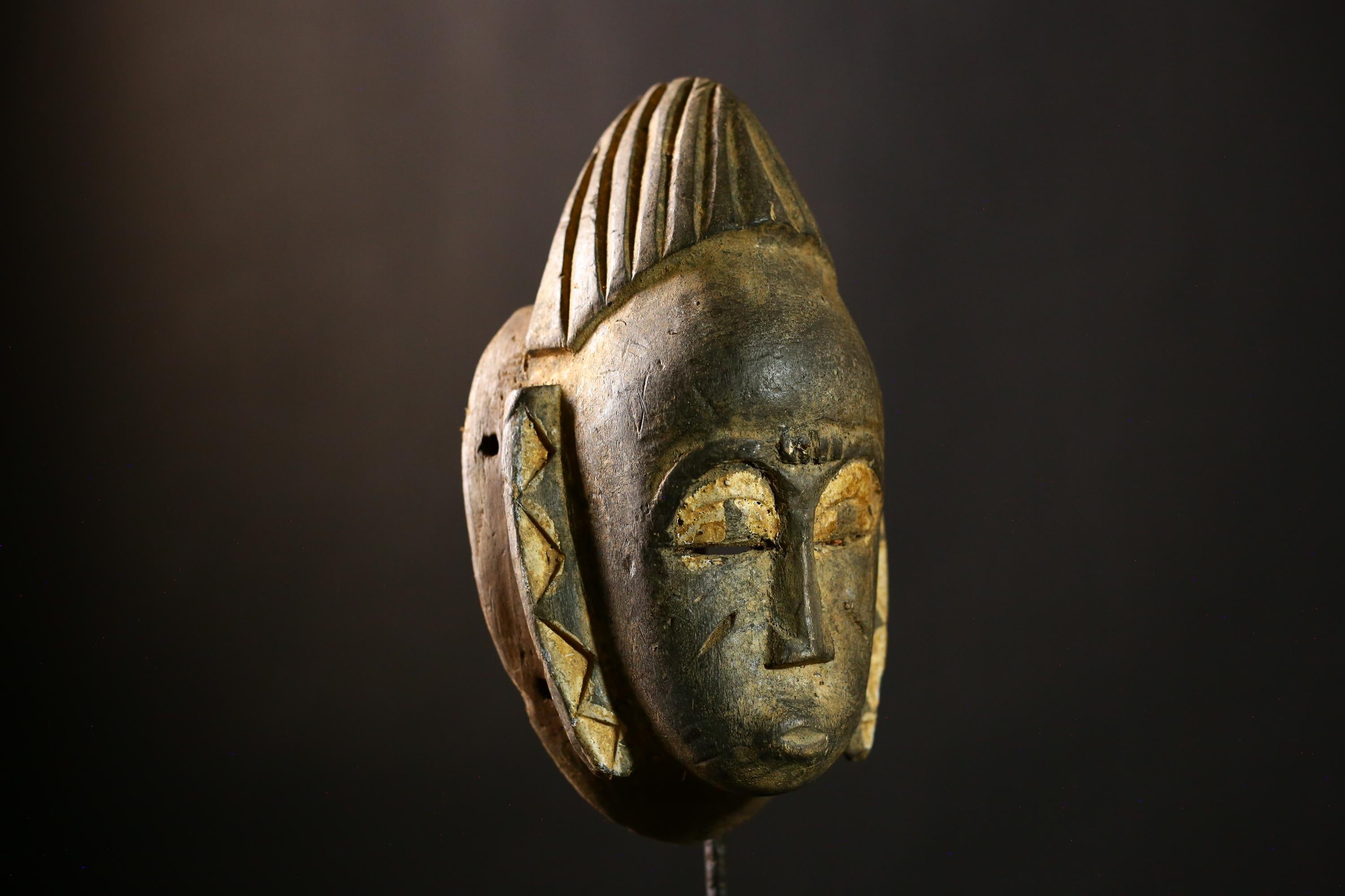 African Guro Baule Mask, Handcrafted Vintage Wall Art, Tribal Face Decor, Unique Ethnic Sculpture, Collectible Wooden Mask Art-4936