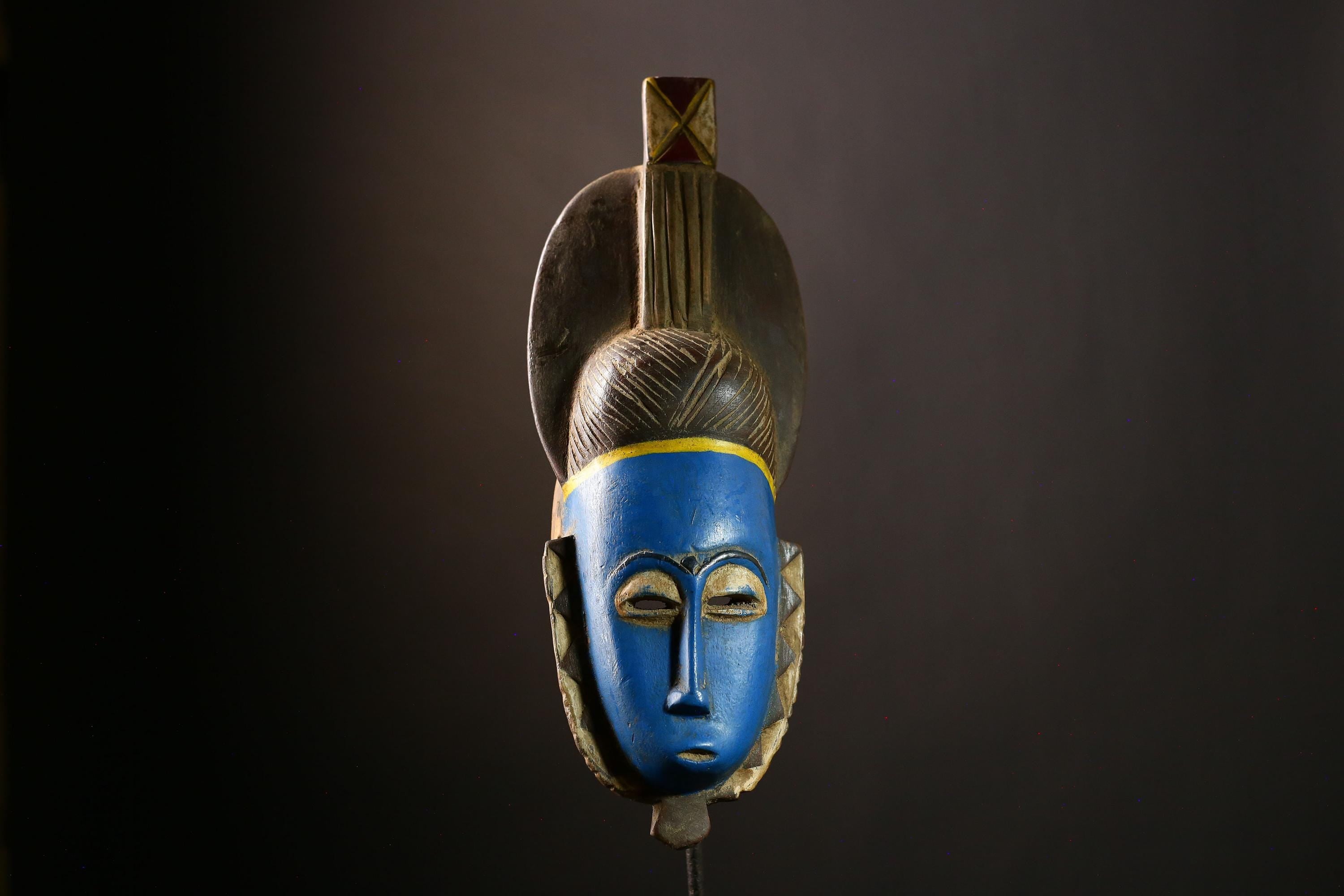 African Guro Mask - Hand-Carved Wooden Tribal Face, Unique Wall Hanging Decor Art, Ethnic Sculpture for Home Accent-G4027