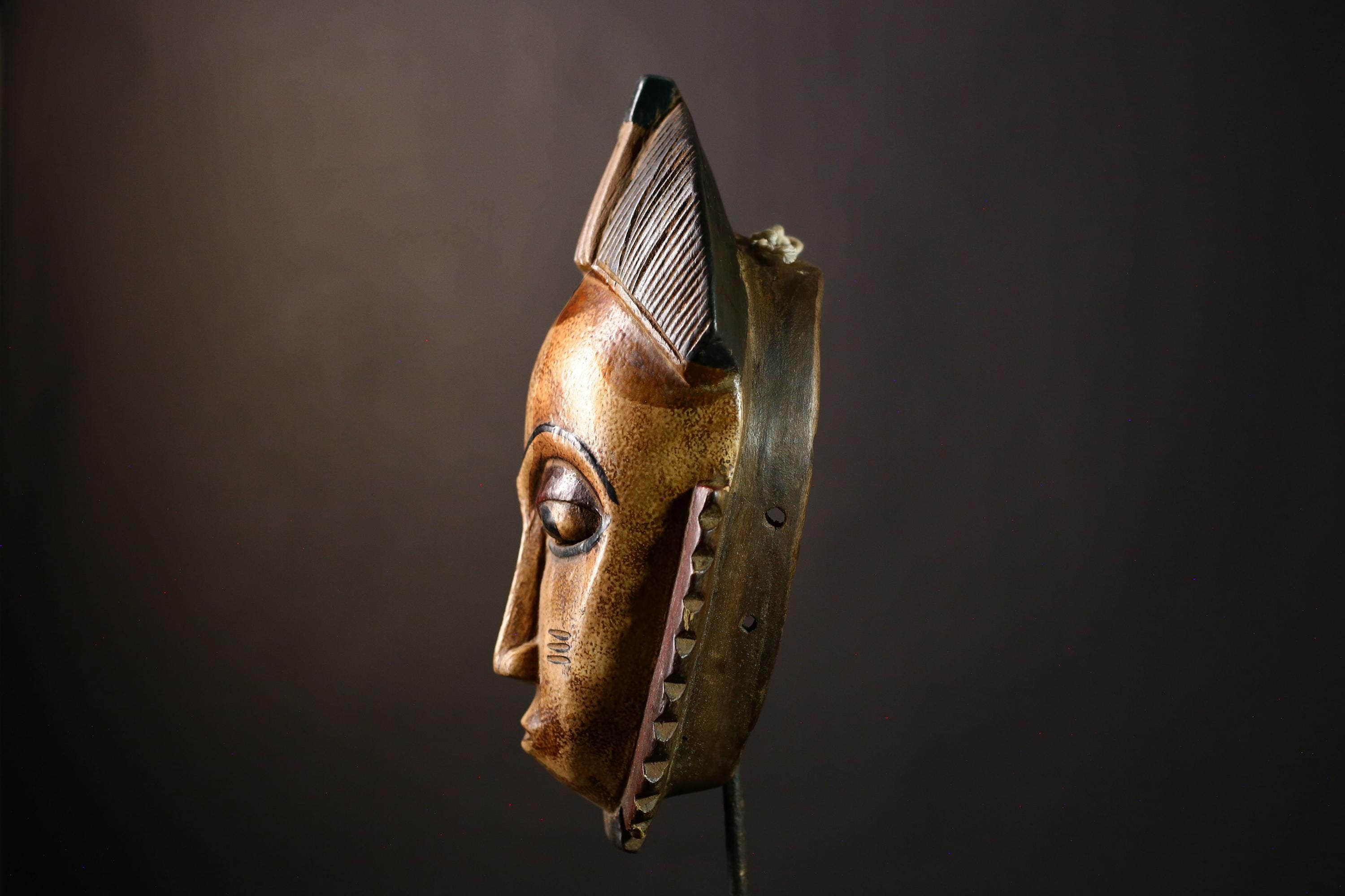 African Guro Mask Tribal Face Carving Wooden Wall Art Home Decor Handmade Ethnic Sculpture Artifact-9481