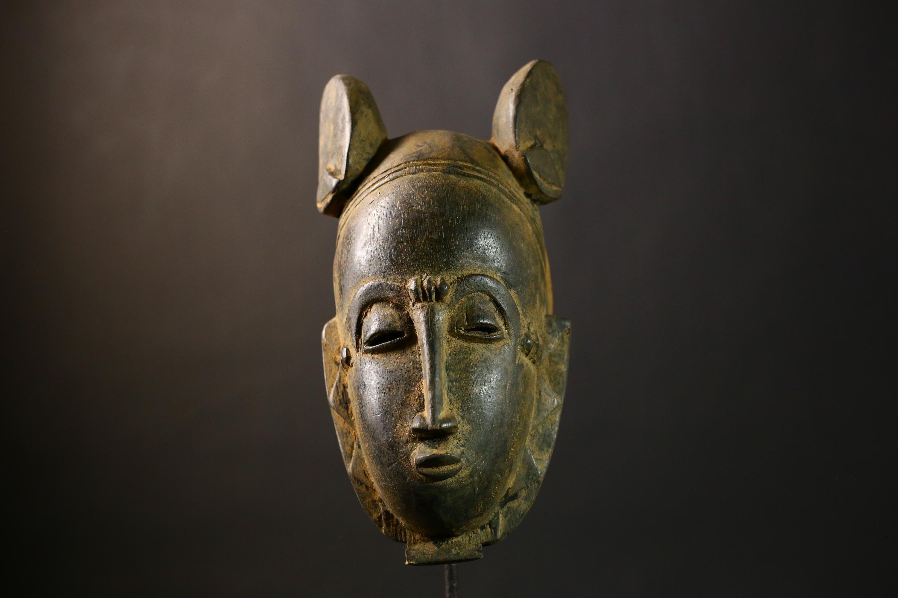 African Art Face Mask Guro Baule Antique Wall Decor Unique Vintage Piece Traditional Handcrafted Collectible Gift for Home-G1848
