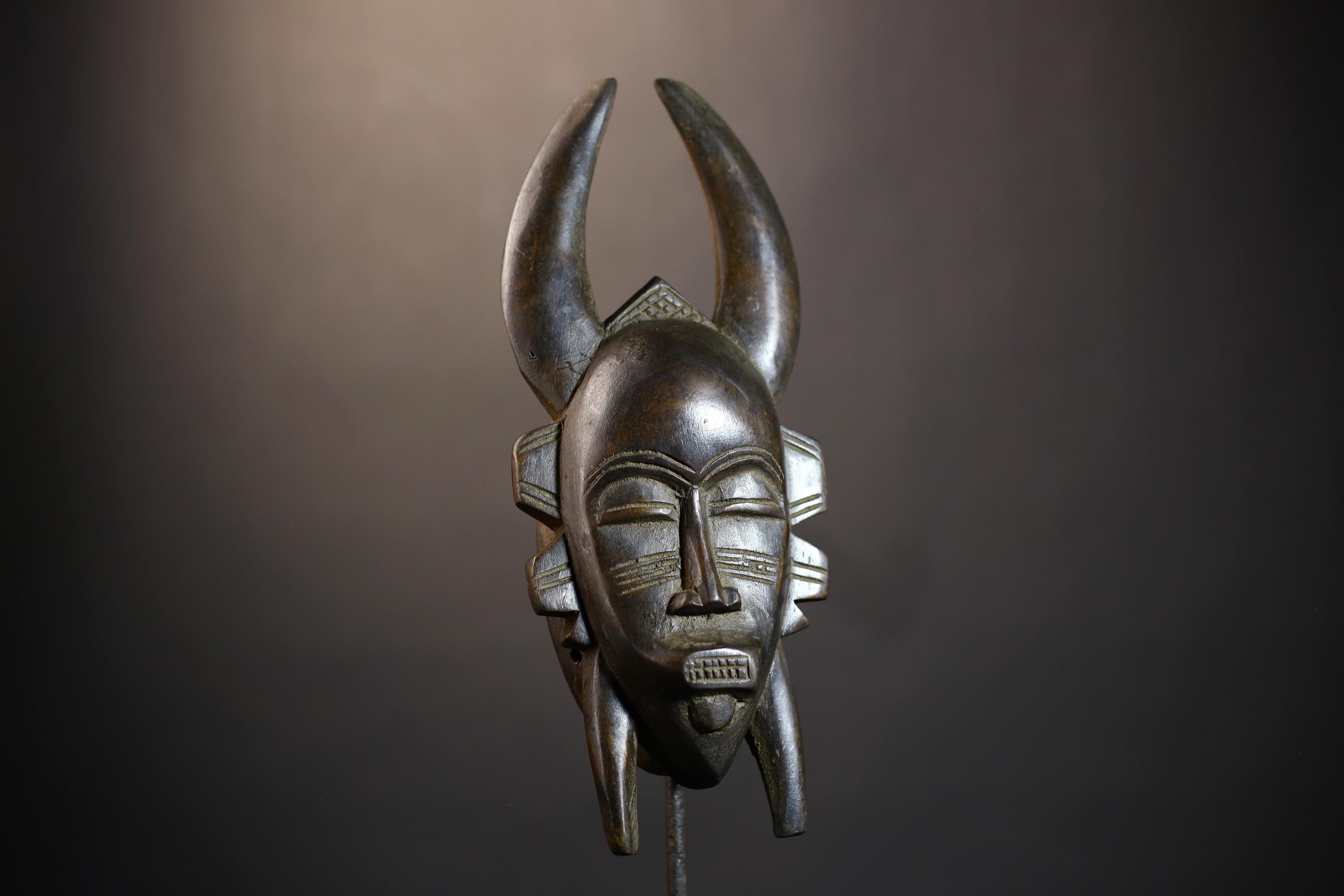 African Vintage Senufo Kpelie Mask | Unique Tribal Art | Cultural Wall Décor Piece | Authentic Ethnic Accent | Exquisite Home Decor-G4808