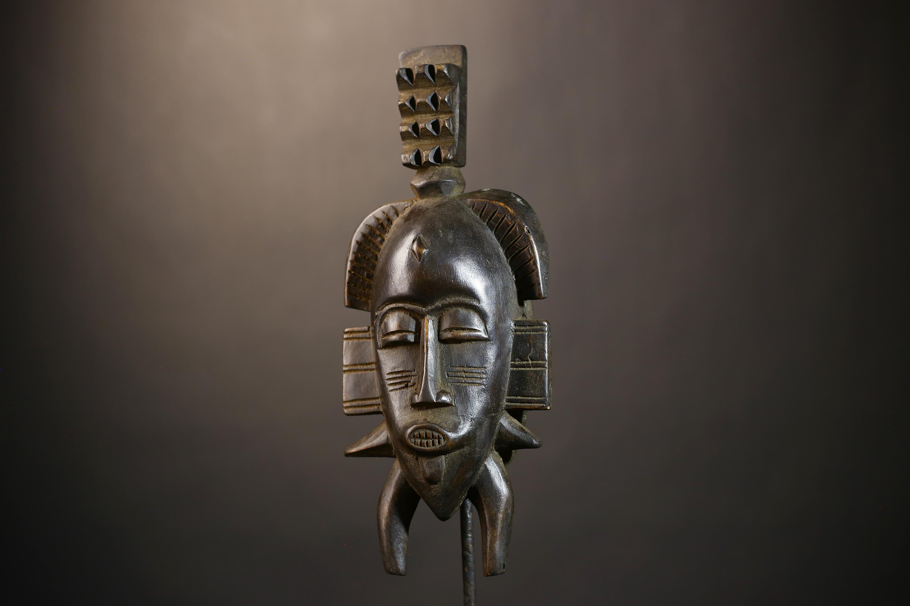 African Senufo Mask | Vintage Kpelie Tribal Art | Exquisite Home Décor Piece | Handcrafted Cultural Accent | Unique African Design-G4825