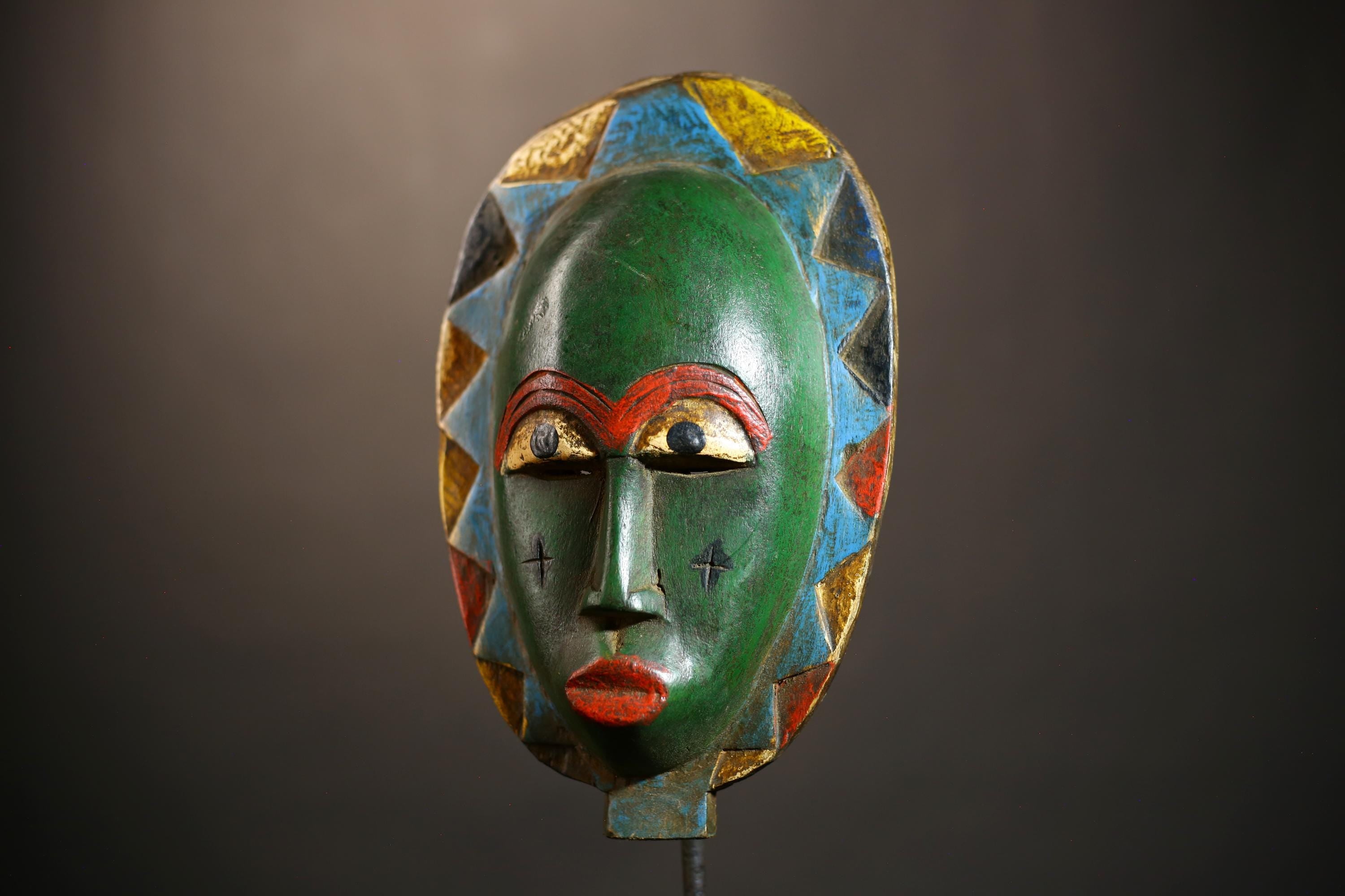 Hand-Carved Guro African Face Mask | Wooden Wall Art | Vintage Tribal Decor | Unique Cultural Accent Piece for Home-G4935