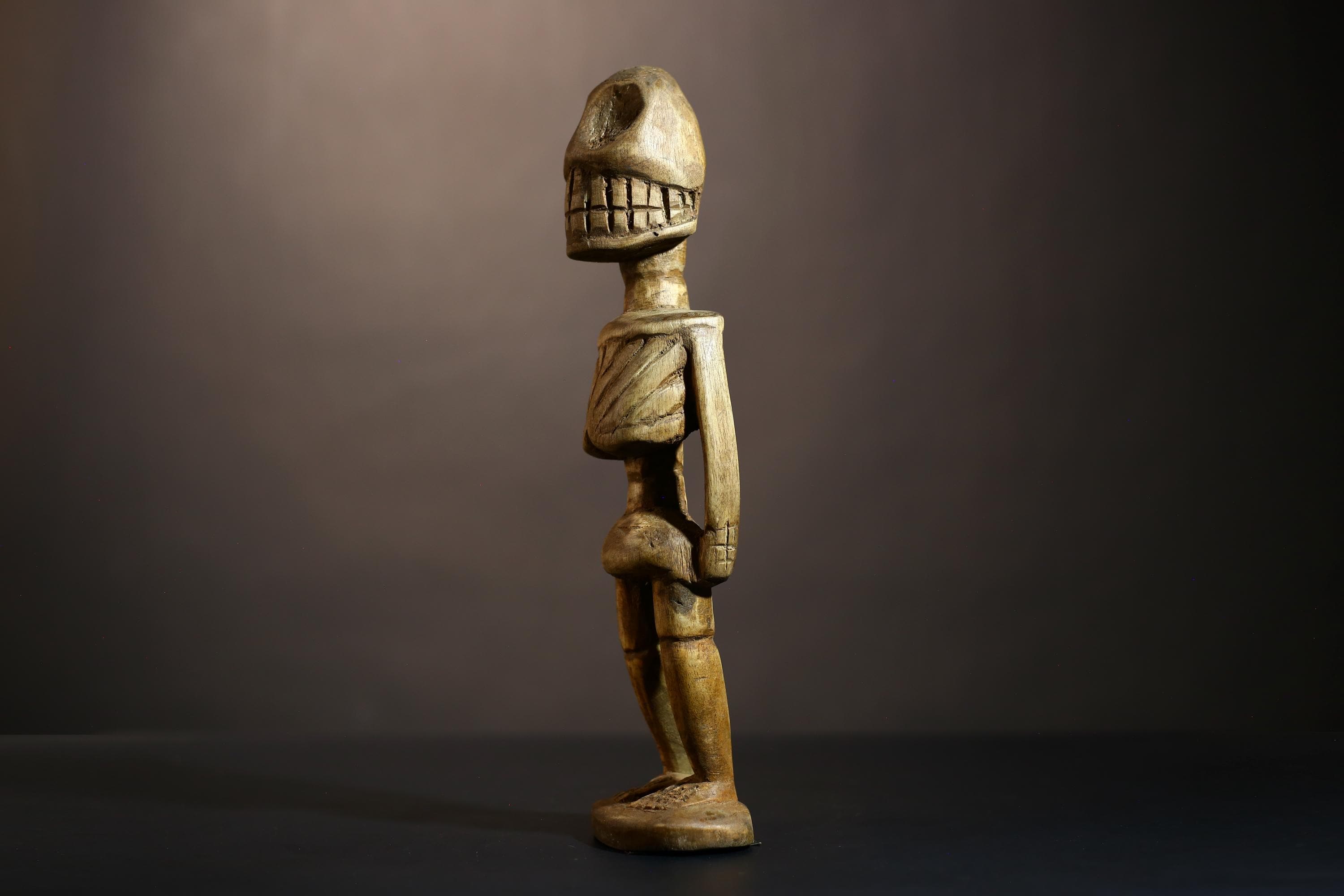 African Skeleton Figurine Carved Wood Tribal Statue Bone-Inspired Primitive Art Decor Vintage African Sculpture Home Display-G5109