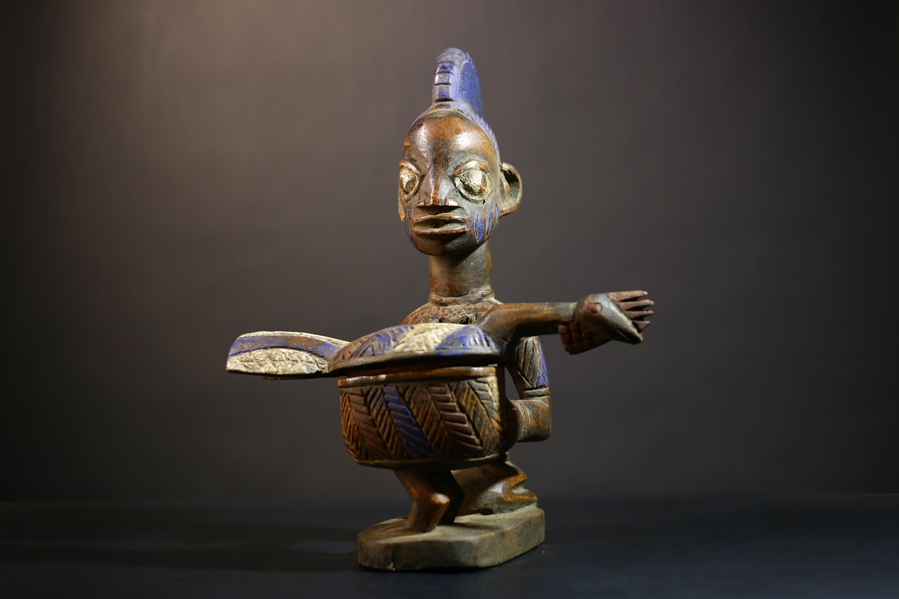 African Vintage Carved Wood Figure | Antique Traditional Art | Elegant Lady with Dish | Unique Home Decor | Collectible Sculpture-G4992