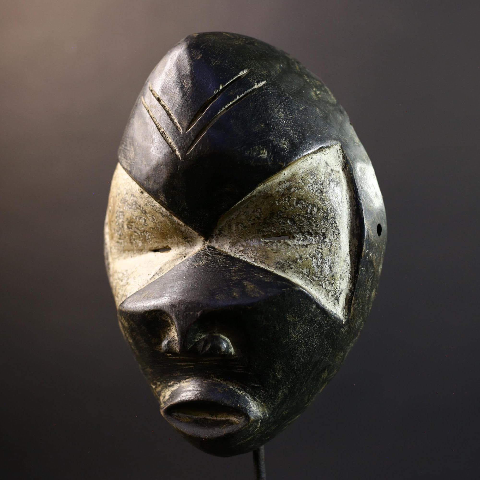 African War Mask Dan Tribe, Black & White Split Wood Wall Decor, Liberia Côte d’Ivoire Tribal Art, Vintage Carved Sculpture-G5313