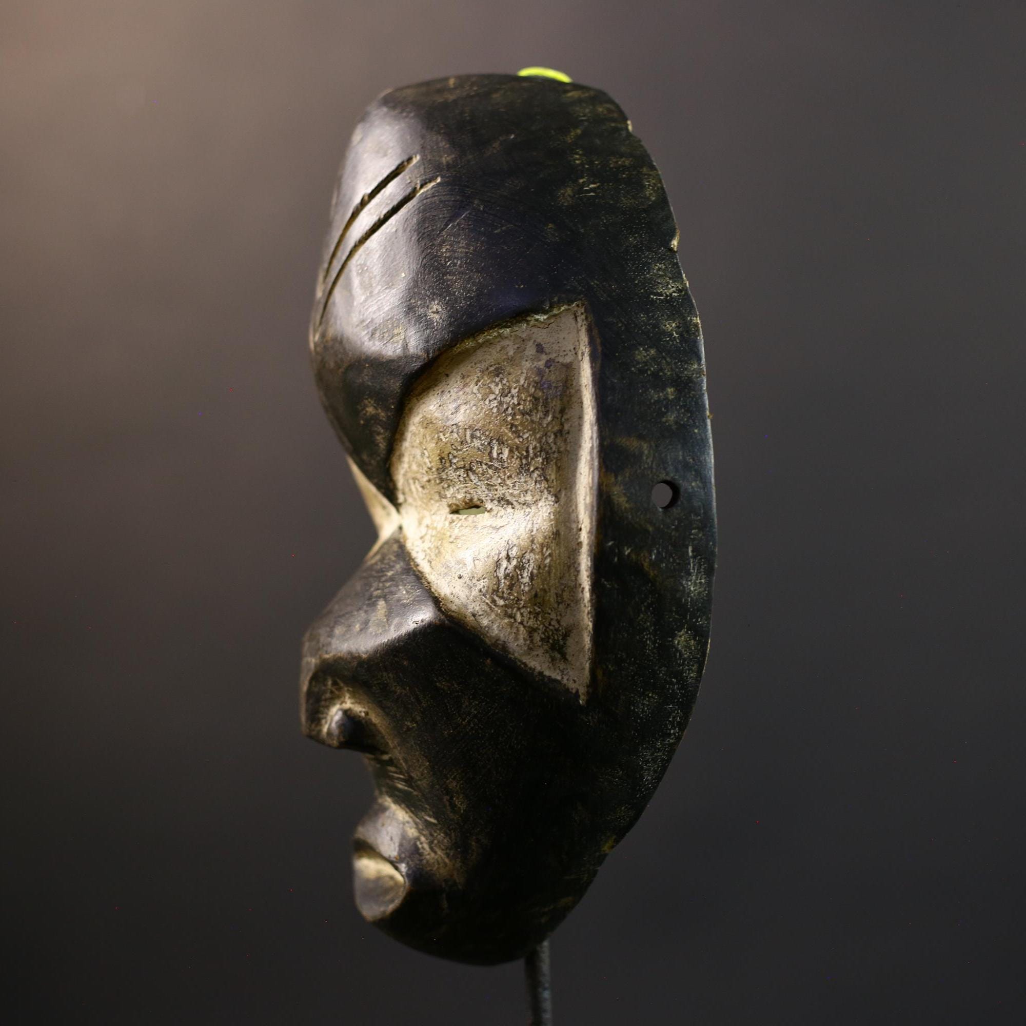 African War Mask Dan Tribe, Black & White Split Wood Wall Decor, Liberia Côte d’Ivoire Tribal Art, Vintage Carved Sculpture-G5313
