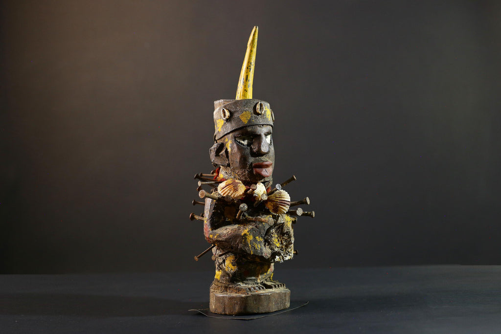 African Nkisi Nkondi power statue nailed fetish figure Congo tribal protector carved wood yellow shell charm justice ritual art decor-G5370