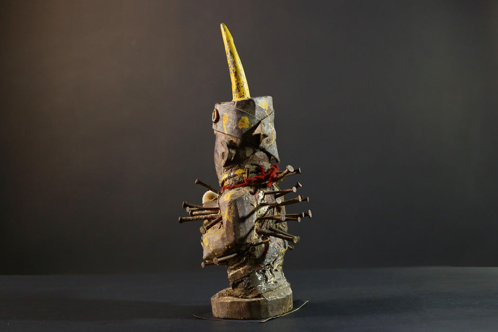 African Nkisi Nkondi power statue nailed fetish figure Congo tribal protector carved wood yellow shell charm justice ritual art decor-G5370