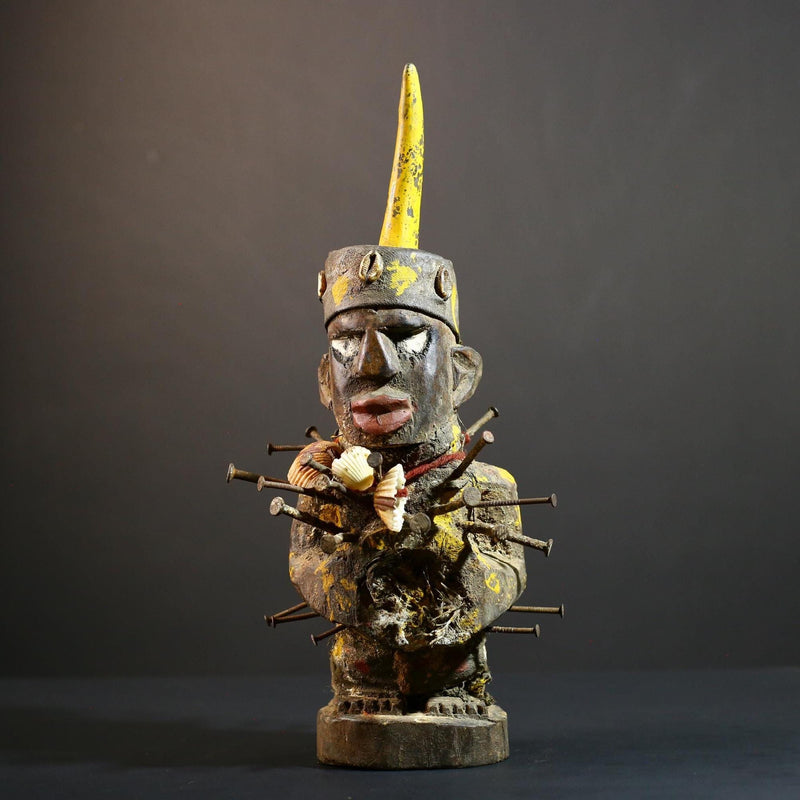 African Nkisi Nkondi power statue nailed fetish figure Congo tribal protector carved wood yellow shell charm justice ritual art decor-G5370