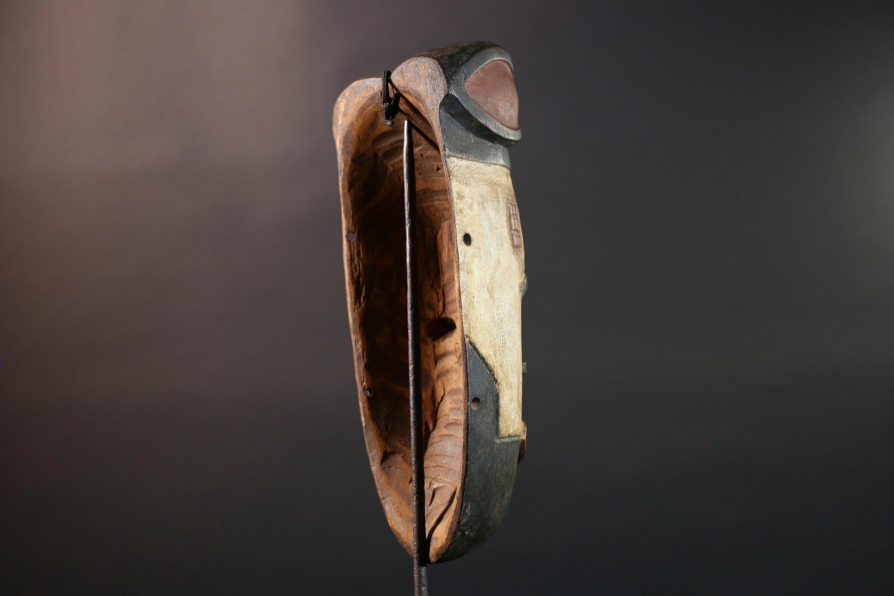 African Dan ceremonial mask tribal carved face art crest forehead marks wood decor spirit wall mask vintage african sculpture  G5461