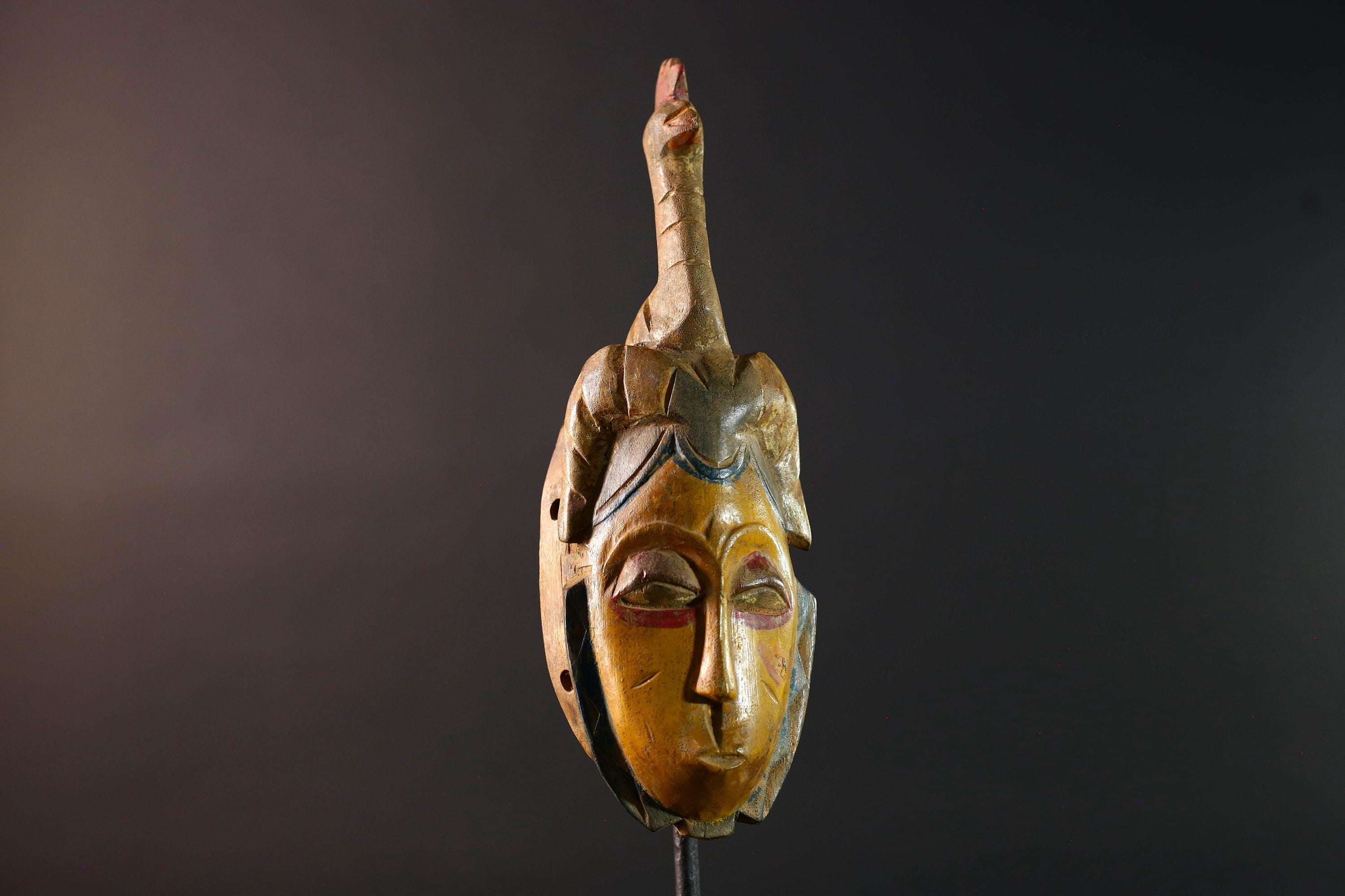 Africa Guro mask with animal crest tribal yellow face wall decor handmade ivory coast wood sculpture ethnic spirit mask for collectors G5489