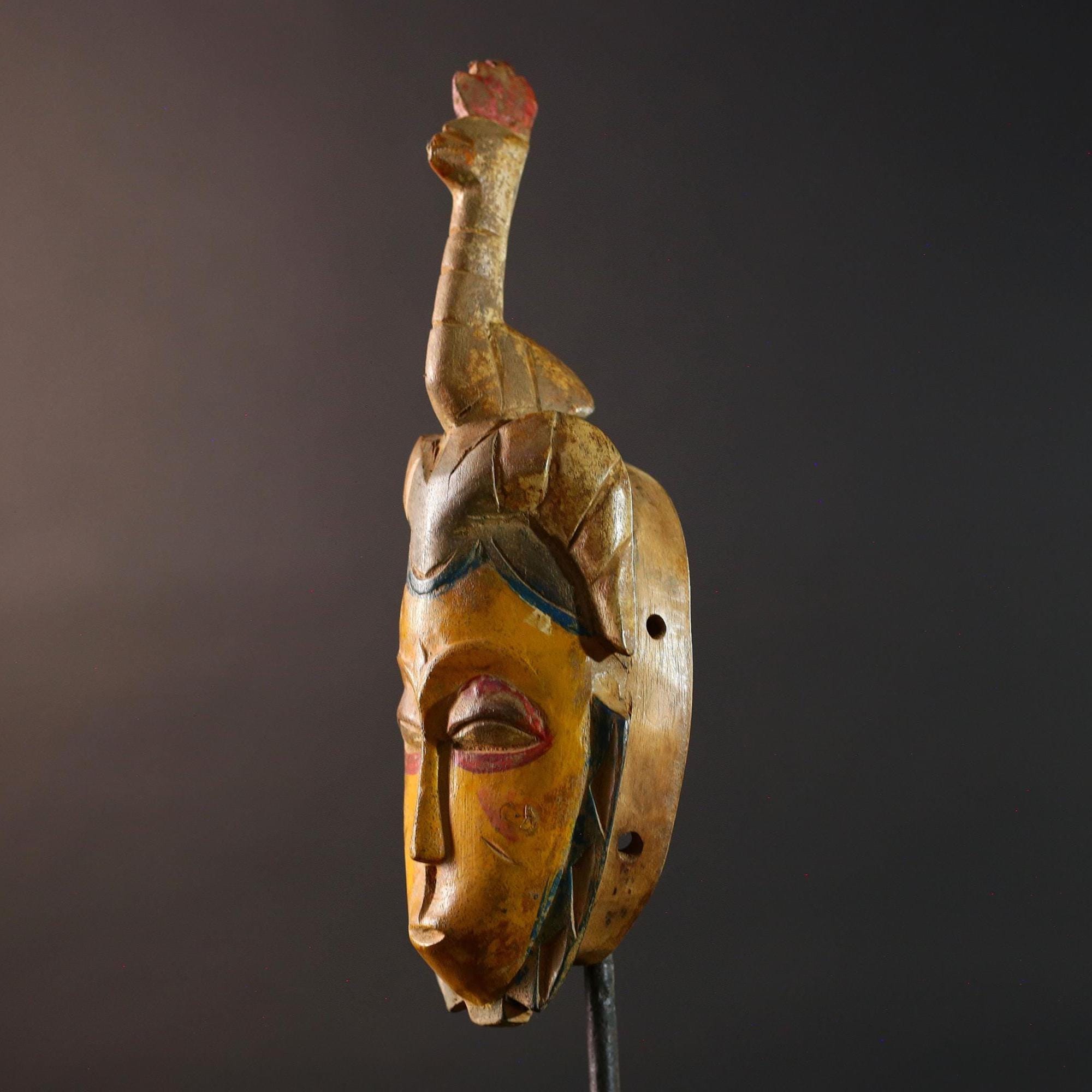 Africa Guro mask with animal crest tribal yellow face wall decor handmade ivory coast wood sculpture ethnic spirit mask for collectors G5489