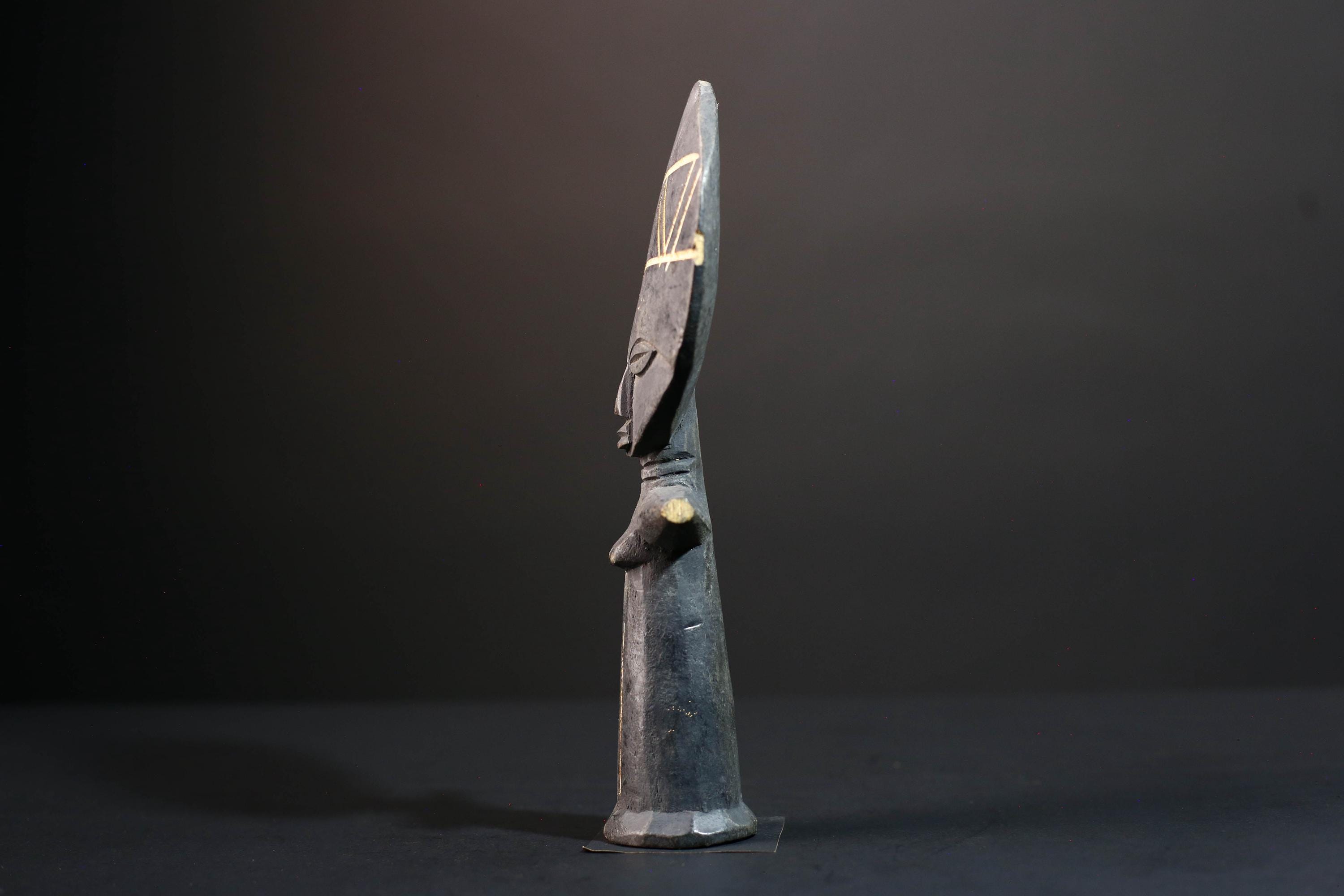 African fertility decor Akan akuaba figure with flat disc head geometric carvings and abstract female form for symbolic wall display G5499