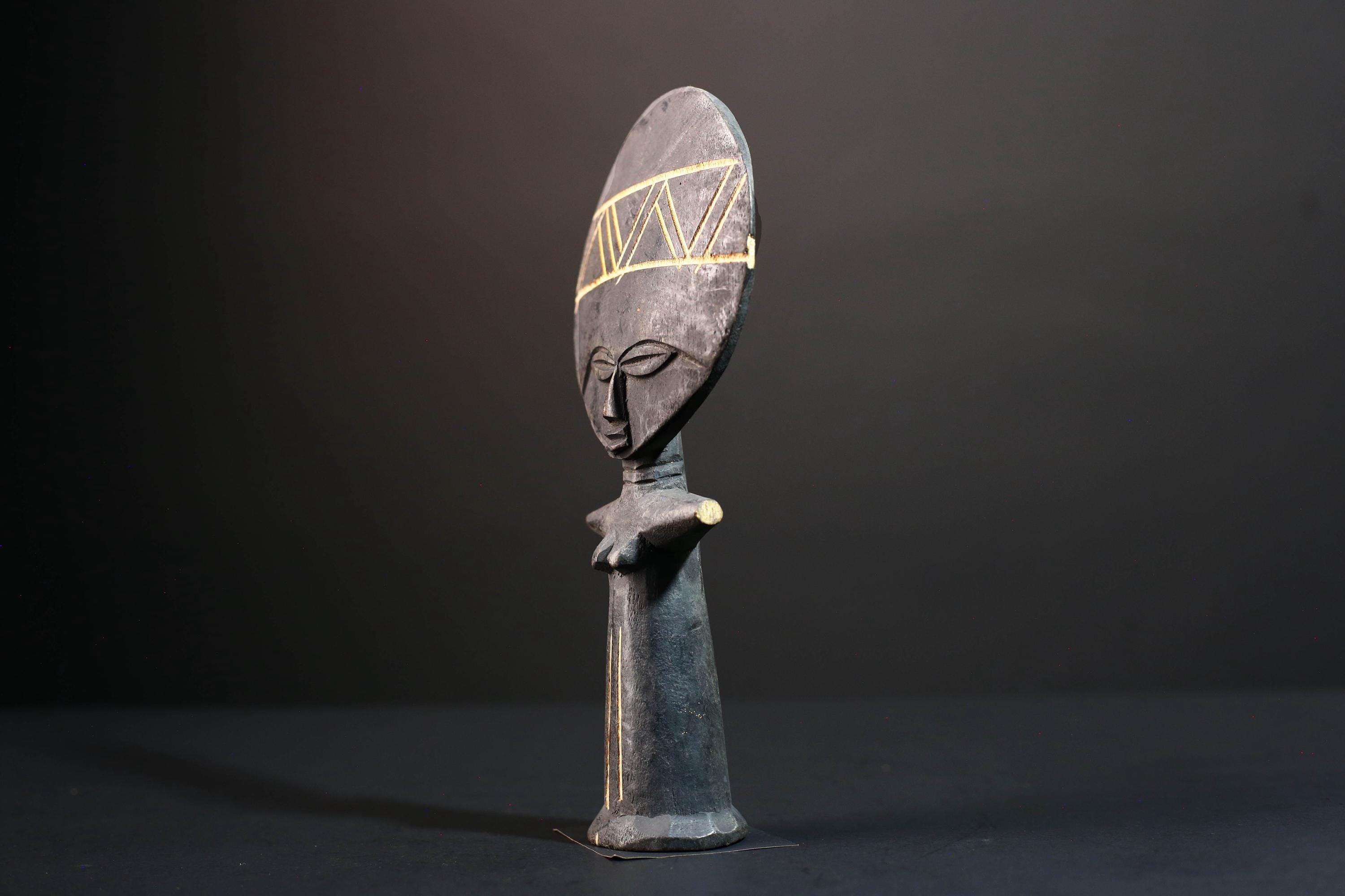 African fertility decor Akan akuaba figure with flat disc head geometric carvings and abstract female form for symbolic wall display G5499