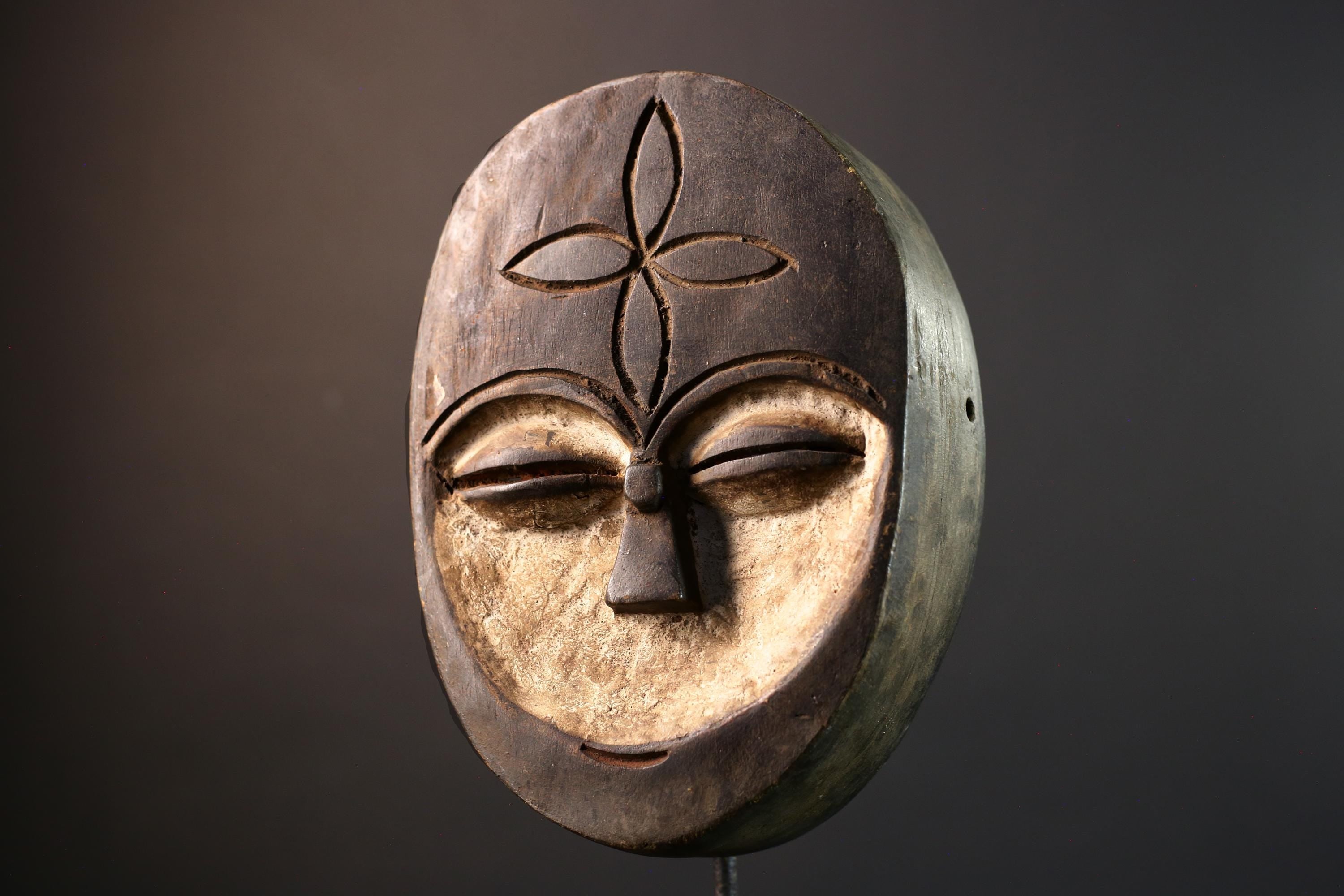 African Kota mask, tribal wall mask, white Gabon mask, reliquary art decor, ceremonial wood mask, African spiritual face art-G5397