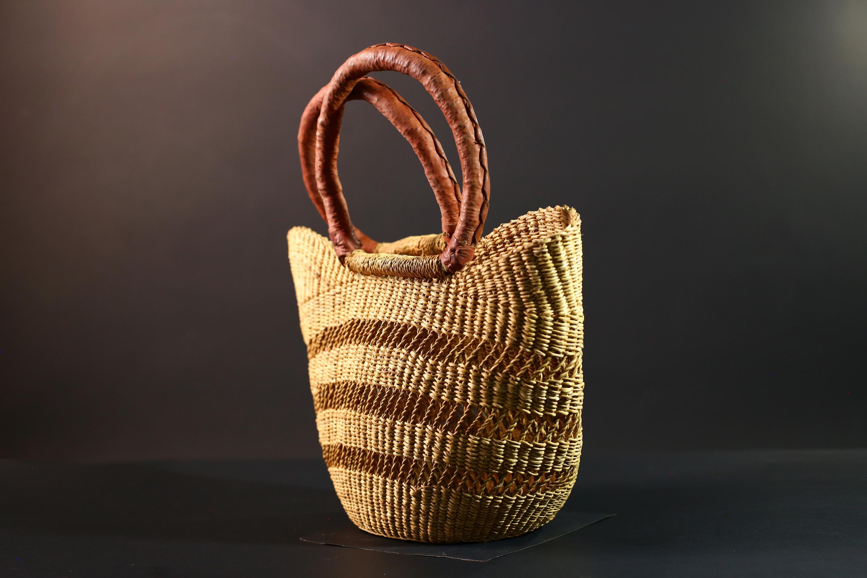 African Gurunsi basket handwoven bolga tote Ghana straw market bag leather handle natural style-G5412