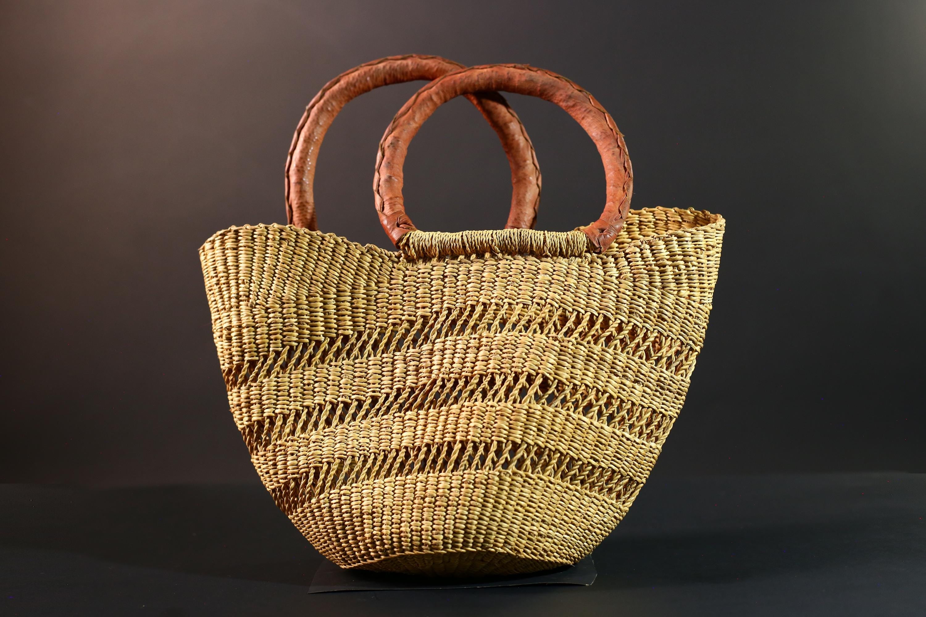 African Gurunsi basket handwoven bolga tote Ghana straw market bag leather handle natural style-G5412