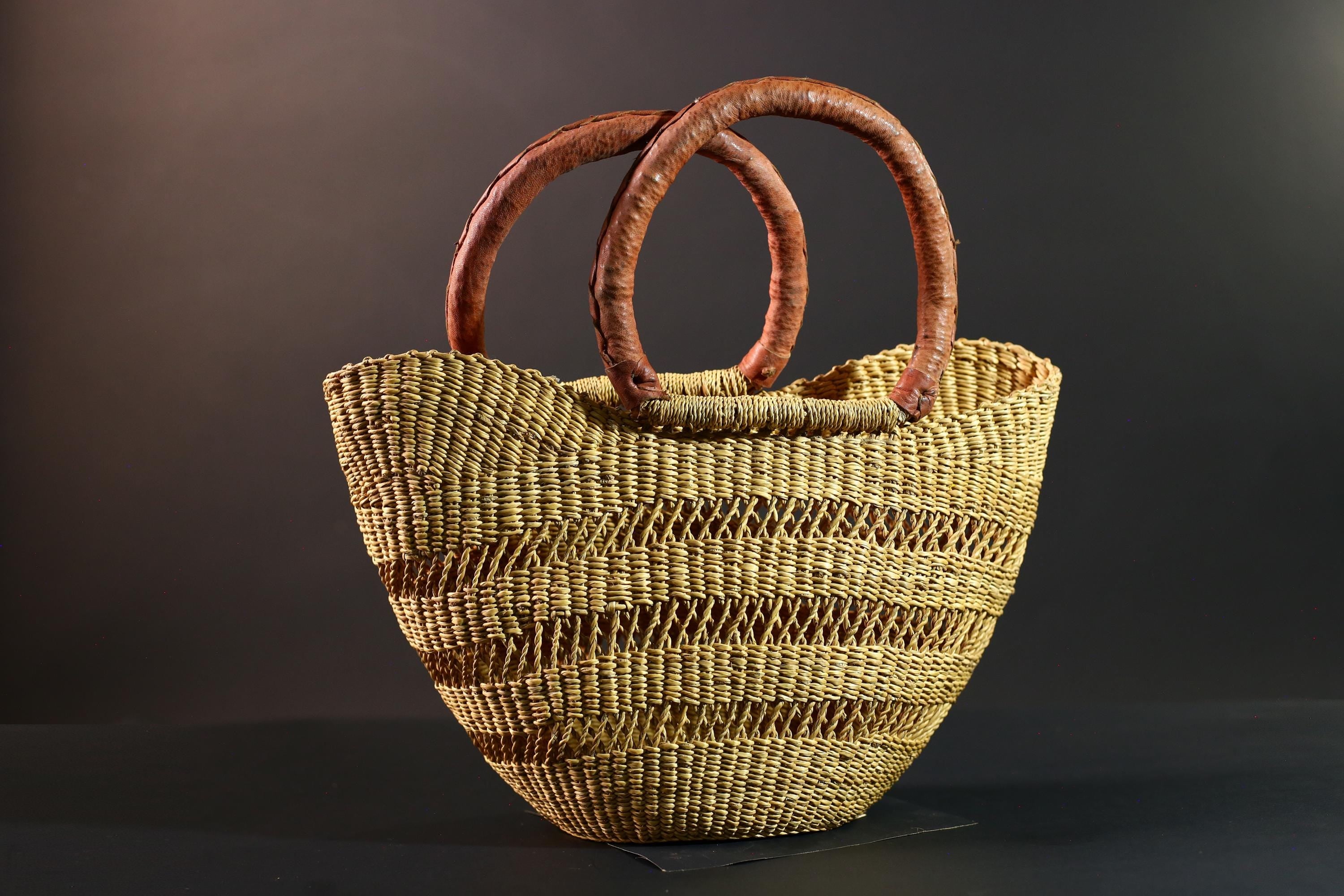 African Gurunsi basket handwoven bolga tote Ghana straw market bag leather handle natural style-G5412