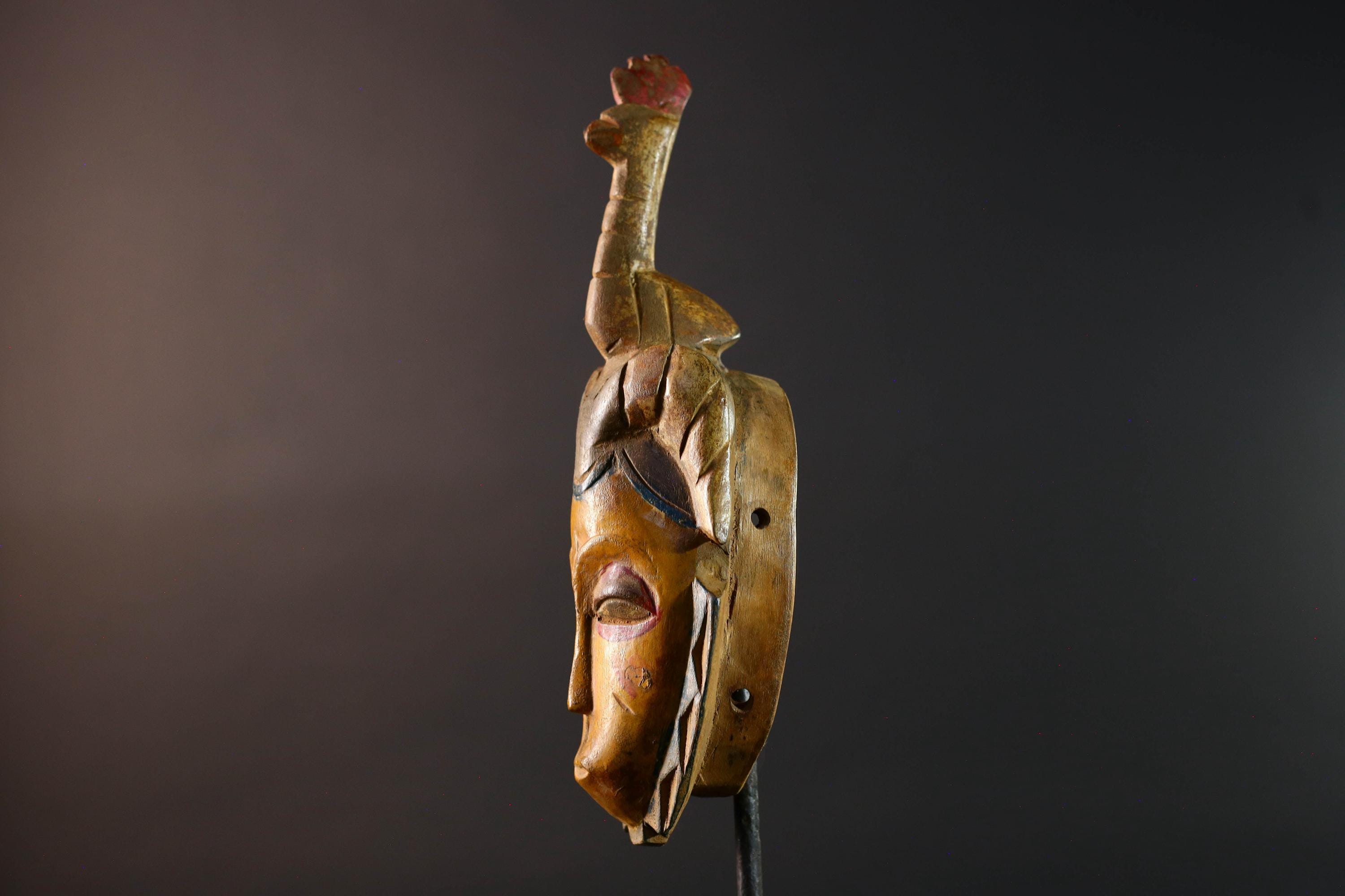 Africa Guro mask with animal crest tribal yellow face wall decor handmade ivory coast wood sculpture ethnic spirit mask for collectors G5489