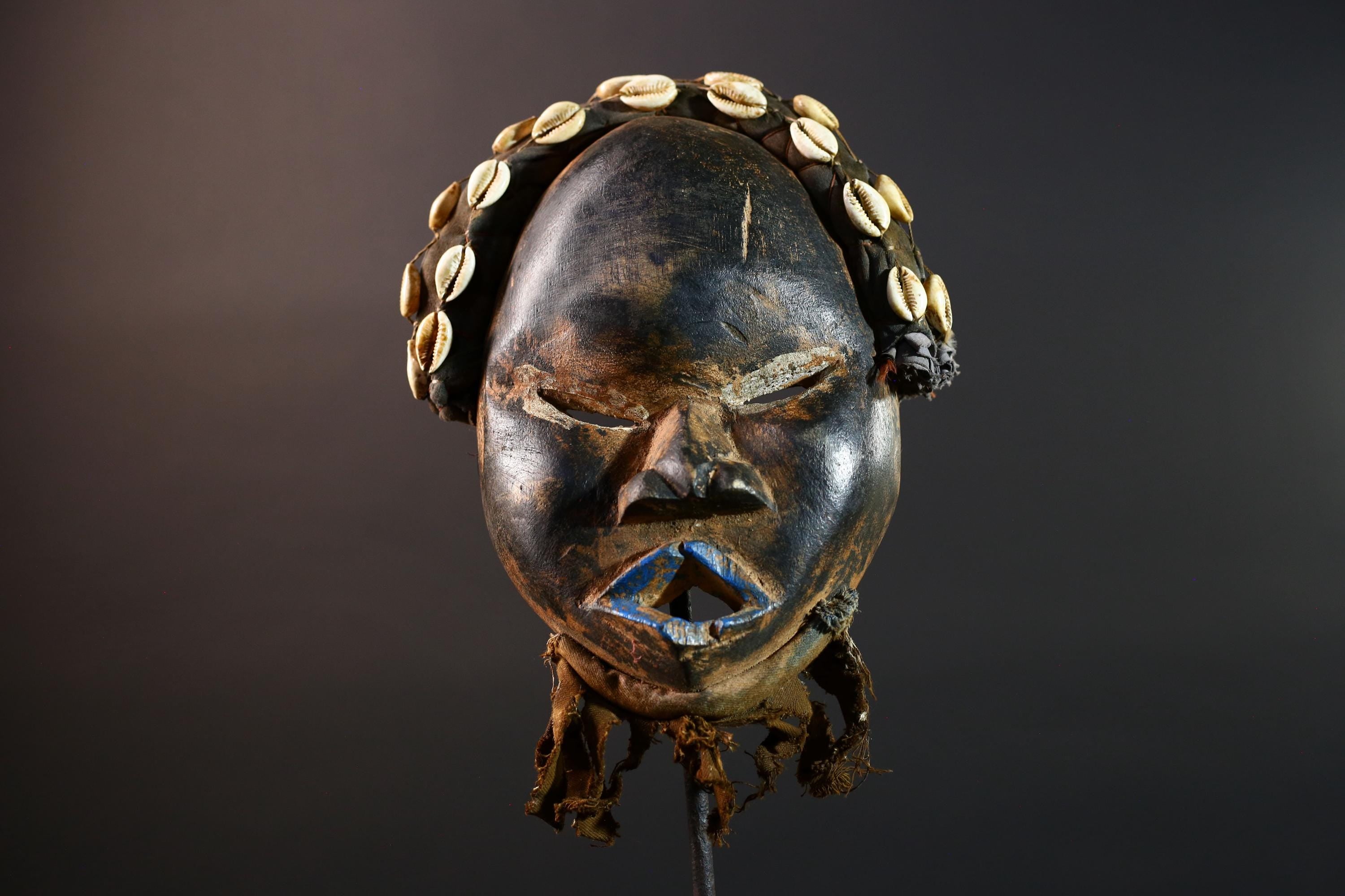 Dan African Tribal Mask With Cowrie Shells Hand Carved Wood Face With Fiber Beard Ethnic Wall Art Ceremonial Boho Home Decor G5582