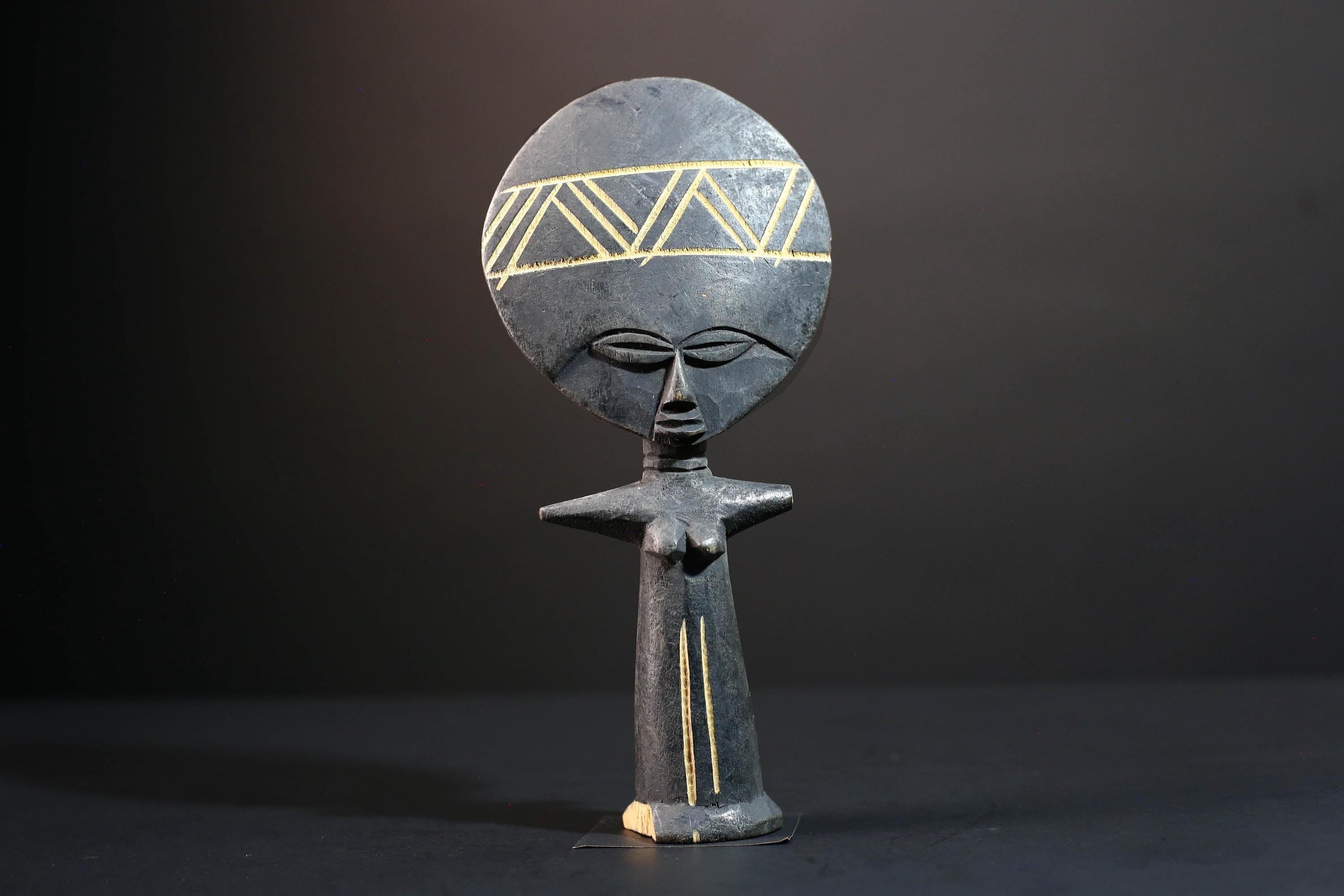 African fertility decor Akan akuaba figure with flat disc head geometric carvings and abstract female form for symbolic wall display G5499