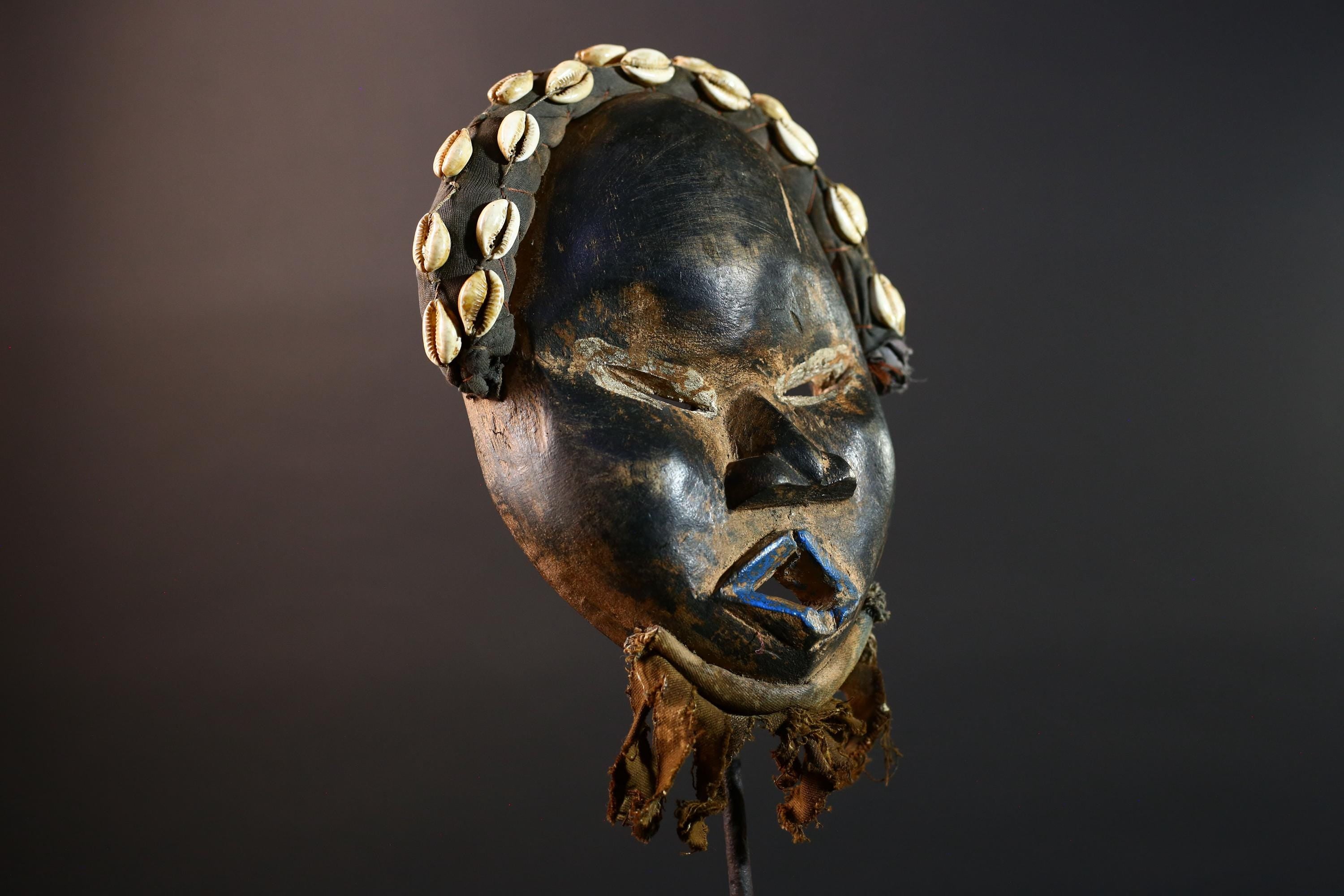 Dan African Tribal Mask With Cowrie Shells Hand Carved Wood Face With Fiber Beard Ethnic Wall Art Ceremonial Boho Home Decor G5582