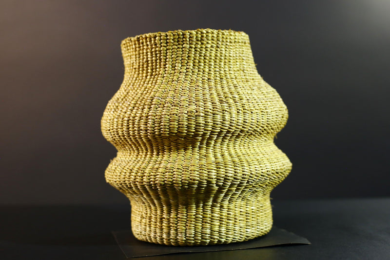 Woven Raffia Storage Basket Boho Home Décor Natural Palm Fiber Handcrafted Tribal Art Organizer Gift for Living Room Shelf Display G5709