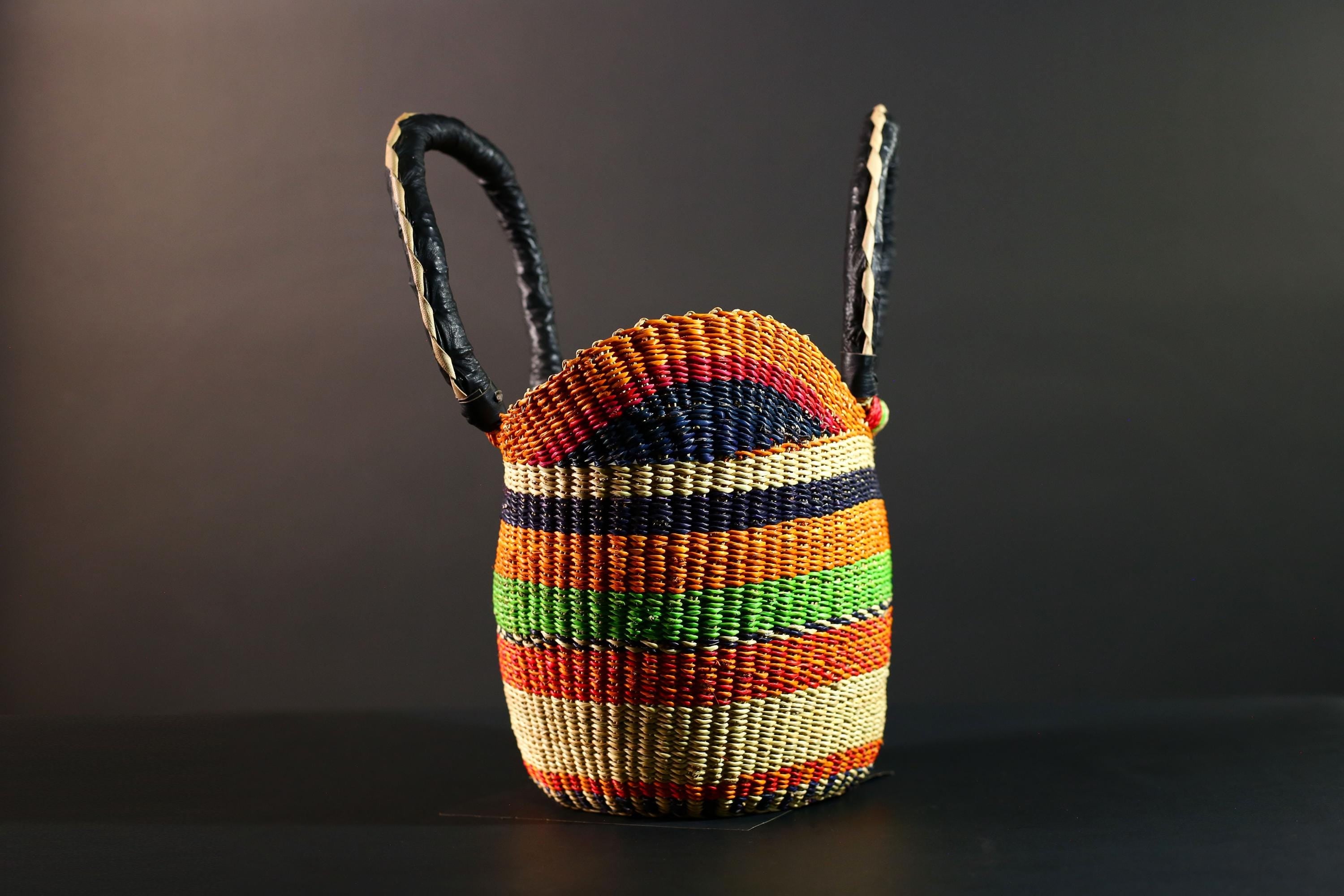 African Bolga Basket Handwoven Storage Organizer Market Bag Natural Straw Decor Leather Handle Colorful Ghana Woven Home Accent Tote G5605