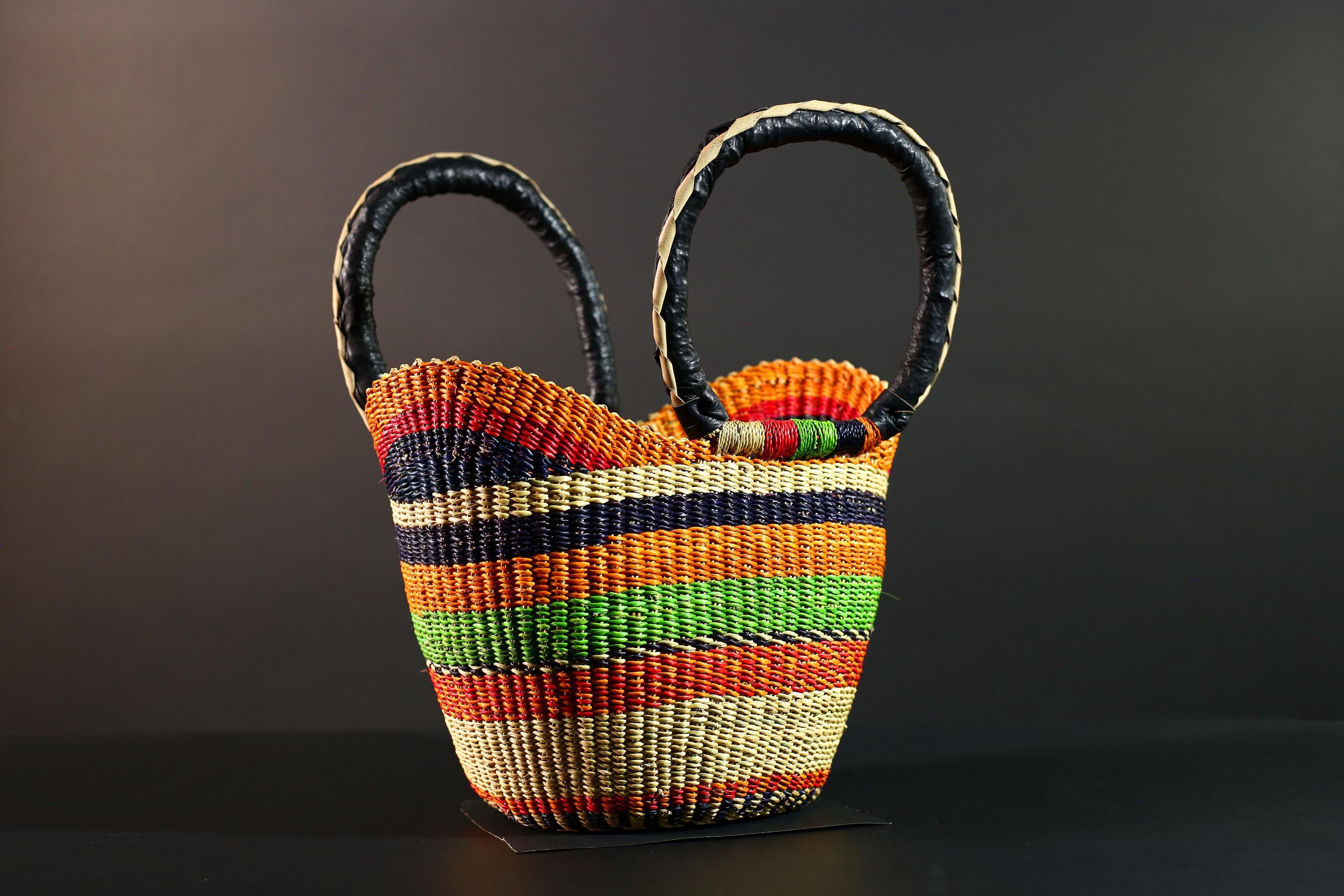 African Bolga Basket Handwoven Storage Organizer Market Bag Natural Straw Decor Leather Handle Colorful Ghana Woven Home Accent Tote G5605
