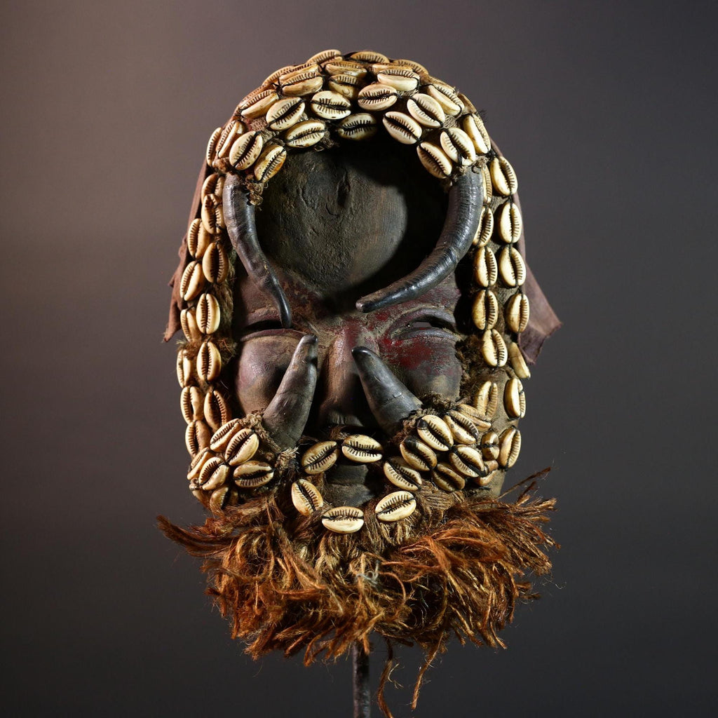 African Authentic Dan Cowrie Shell Mask Hand-Carved Wood Tribal Spirit Sculpture Wall Hanging Decor Folk Art Relic Côte d’Ivoire-G5647