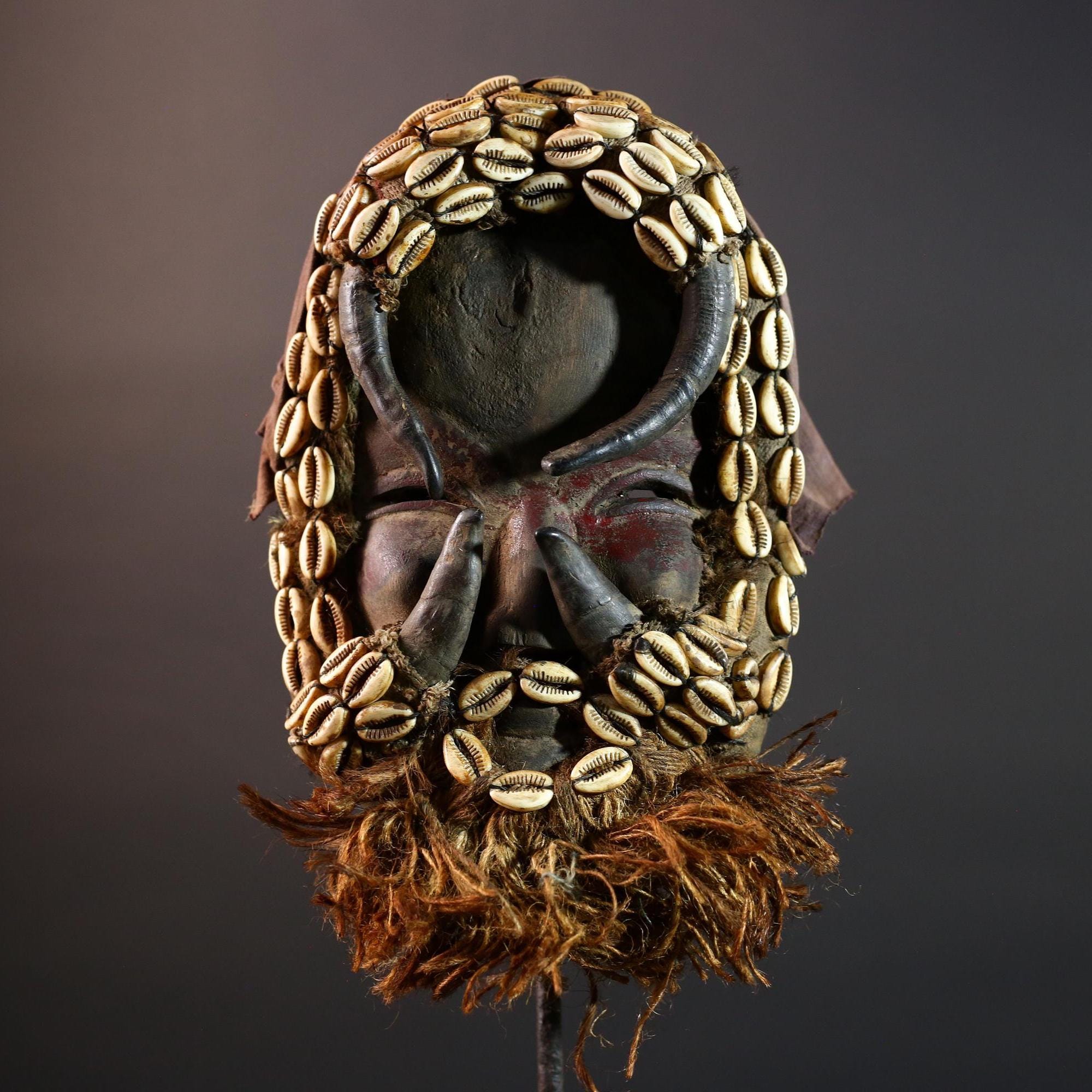 African Authentic Dan Cowrie Shell Mask Hand-Carved Wood Tribal Spirit Sculpture Wall Hanging Decor Folk Art Relic Côte d’Ivoire-G5647