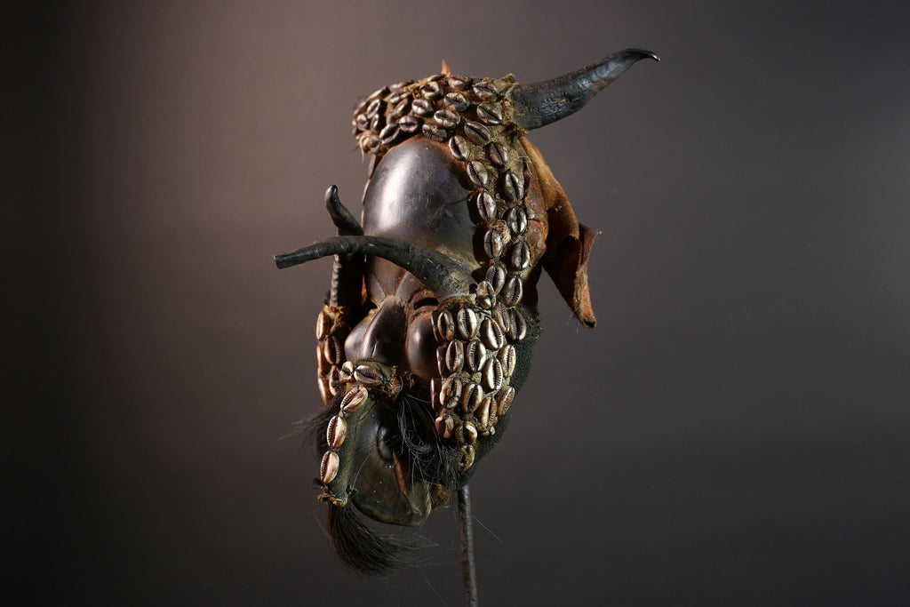 Africa Dan Cowrie Shell Mask Tribal Headdress Wood Carving Spirit Ritual Art Decor Cote d’Ivoire Authentic Folk Sculpture Wall Display-G5648