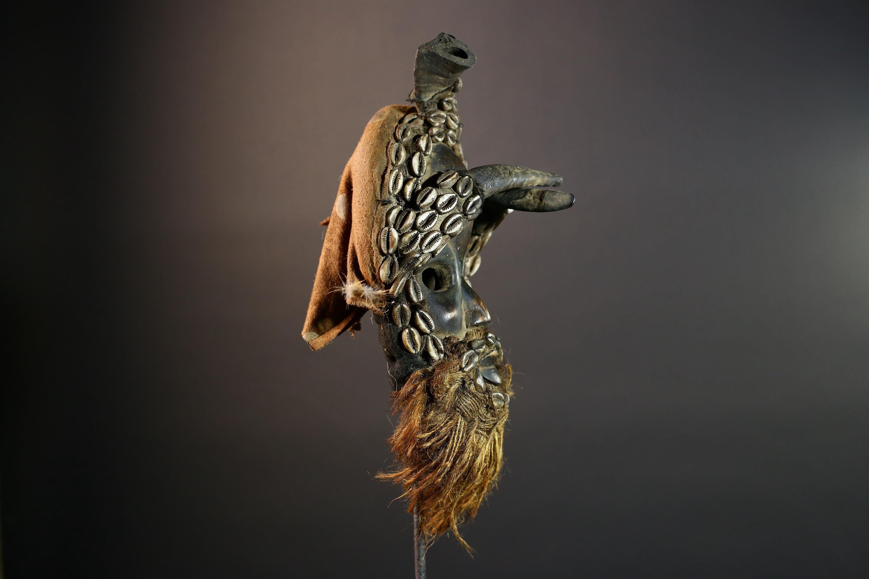 African Dan Antelope Mask Tribal Carved Wood Face Côte d’Ivoire Cowrie Beard Horns Ritual Wall Art Decor Mask African-G5671