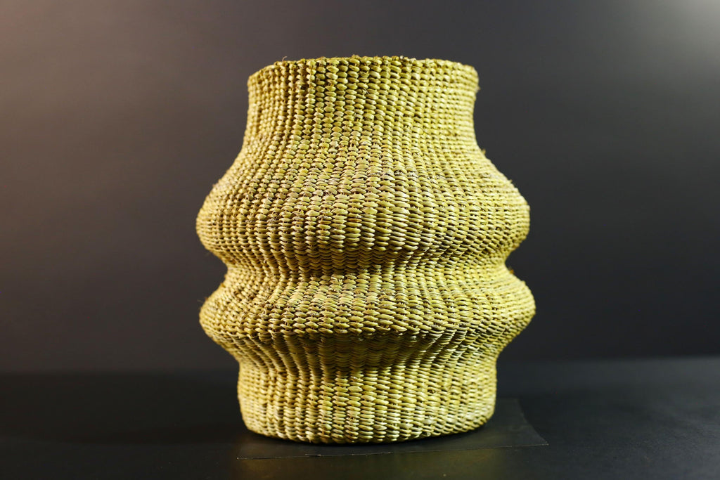 Woven Raffia Storage Basket Boho Home Décor Natural Palm Fiber Handcrafted Tribal Art Organizer Gift for Living Room Shelf Display G5709