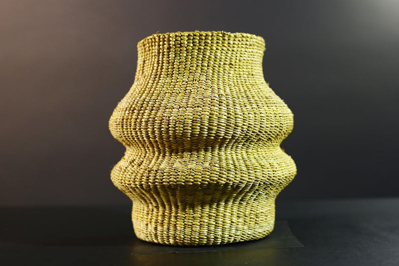 Woven Raffia Storage Basket Boho Home Décor Natural Palm Fiber Handcrafted Tribal Art Organizer Gift for Living Room Shelf Display G5709