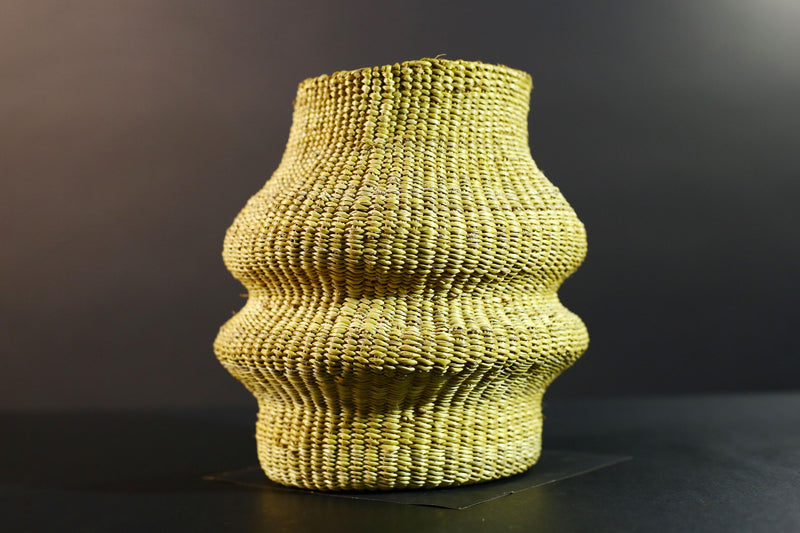 Woven Raffia Storage Basket Boho Home Décor Natural Palm Fiber Handcrafted Tribal Art Organizer Gift for Living Room Shelf Display G5709