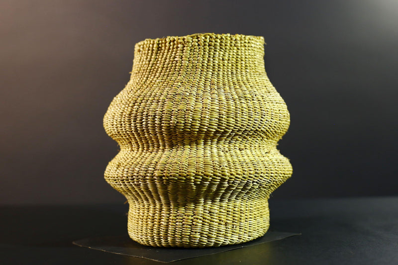Woven Raffia Storage Basket Boho Home Décor Natural Palm Fiber Handcrafted Tribal Art Organizer Gift for Living Room Shelf Display G5709