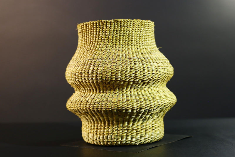 Woven Raffia Storage Basket Boho Home Décor Natural Palm Fiber Handcrafted Tribal Art Organizer Gift for Living Room Shelf Display G5709