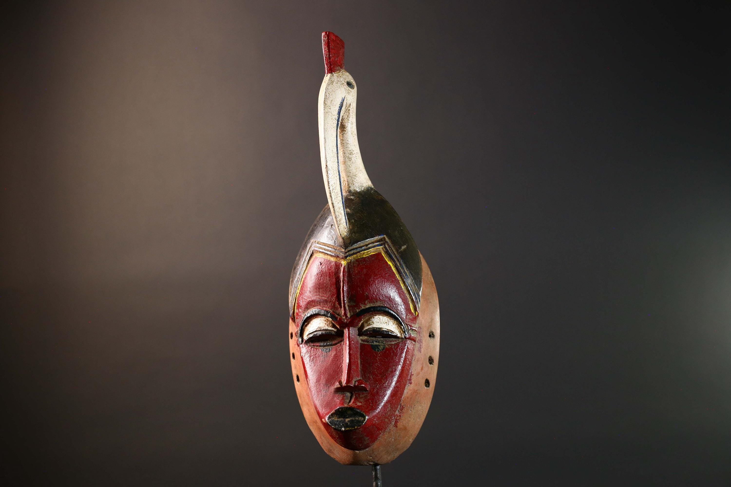 African Guro Mask with Bird Crest Hand Carved Tribal Wall Art Red Black Wood Face Decor Sculpture Côte d'Ivoire Vintage Statue-G5733