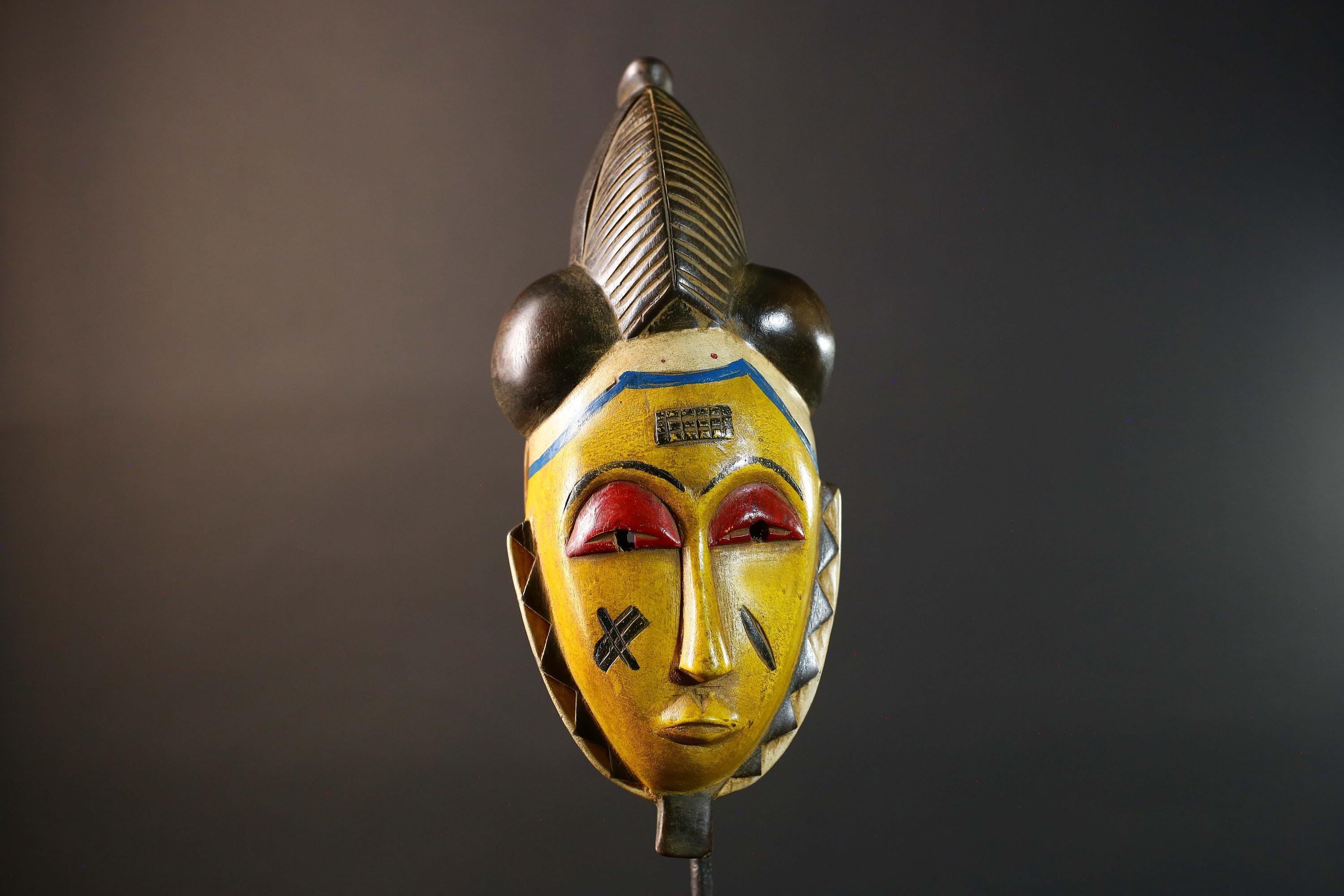 African Baule Tribal Mask Yellow Face Red Eyes Carved Wood Côte d’Ivoire Wall Art Vintage Handmade Ethnic Sculpture Home Decor-G5761